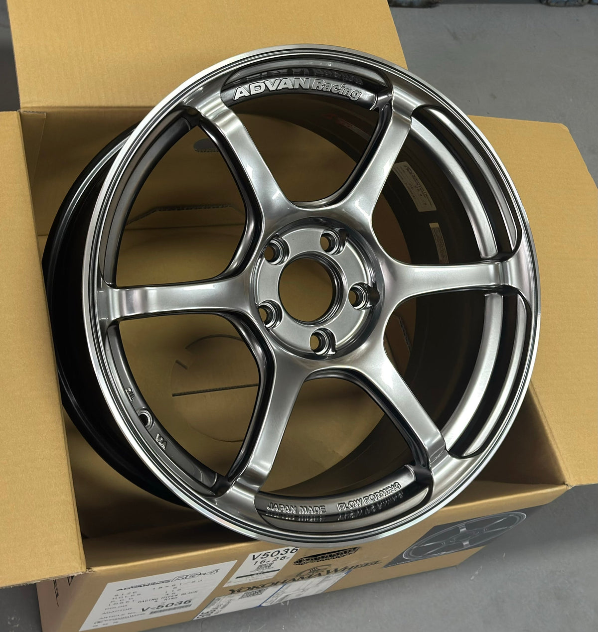 ADVAN Racing RG-4 Racing Hyper Black wheel