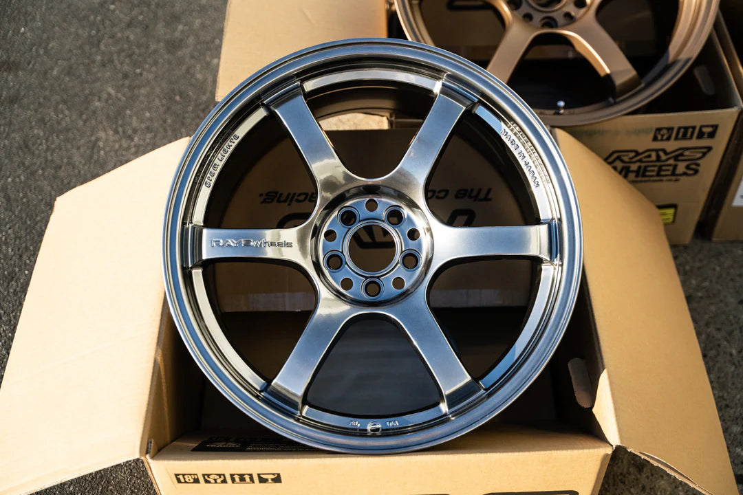 Rays Gram Lights 57 DR Grace Silver | 5x114.3 | 18x9.5 +38 | Pre-Order | Limited Edition