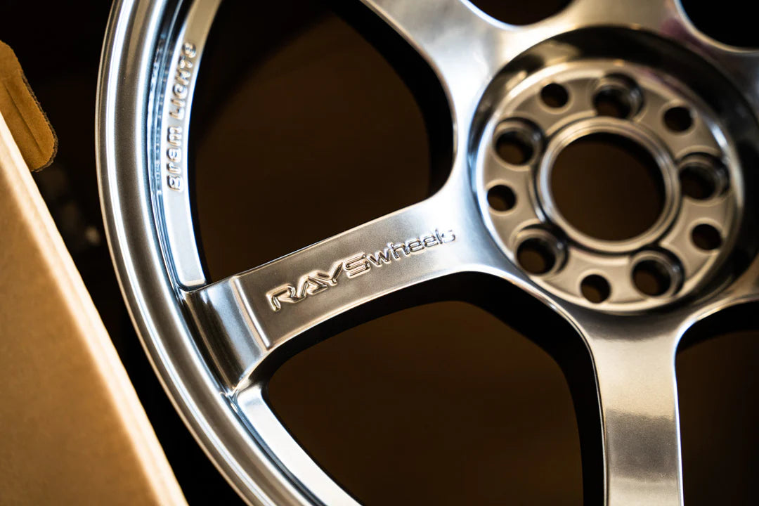 Rays Gram Lights 57 DR Grace Silver | 5x114.3 | 18x9.5 +38 | Pre-Order | Limited Edition