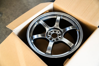 Rays Gram Lights 57 DR Grace Silver | 5x114.3 | 18x9.5 +38 | Pre-Order | Limited Edition