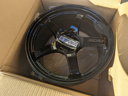 Rays Gram Lights 57 CR Gloss Black | 5x114.3 | 18x9.5 +22 | New