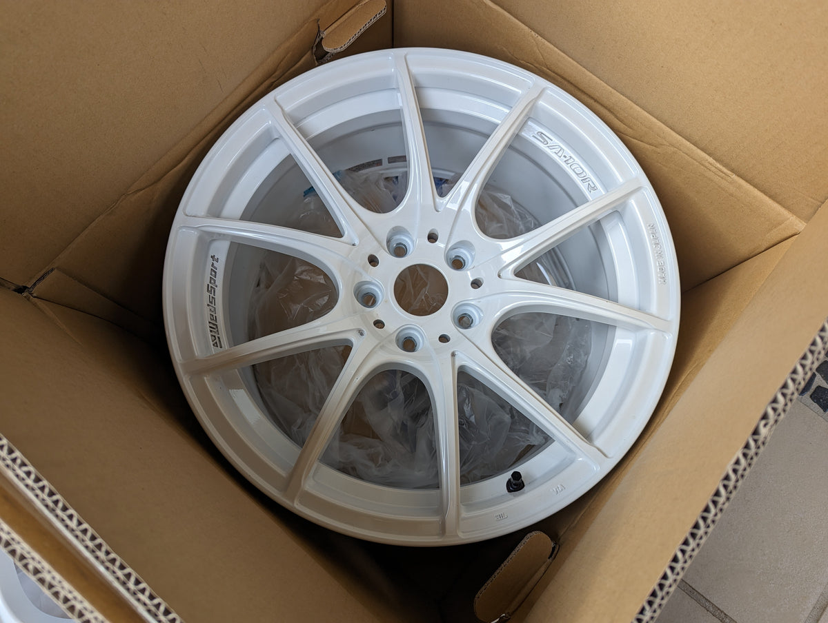 WedsSport SA-10R (Gloss White) with Genuine WedsSports Center Caps