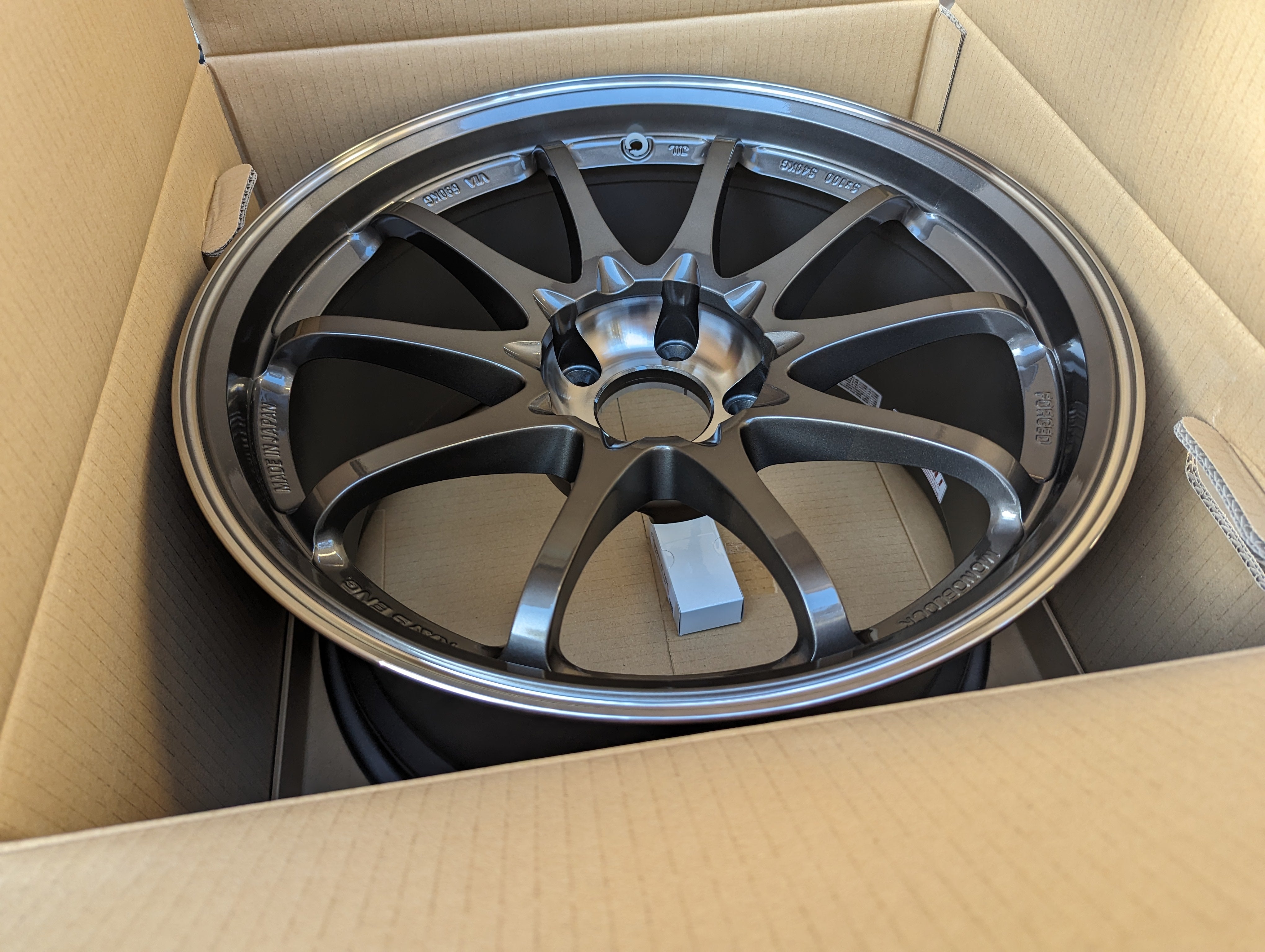 *Brand New* Rays Engineering Volk Racing CE28SL (Pressed Graphite) - Staggered Set - 5x114.3 - F: 18x9.5 +22  - R: 18x10.5 +15