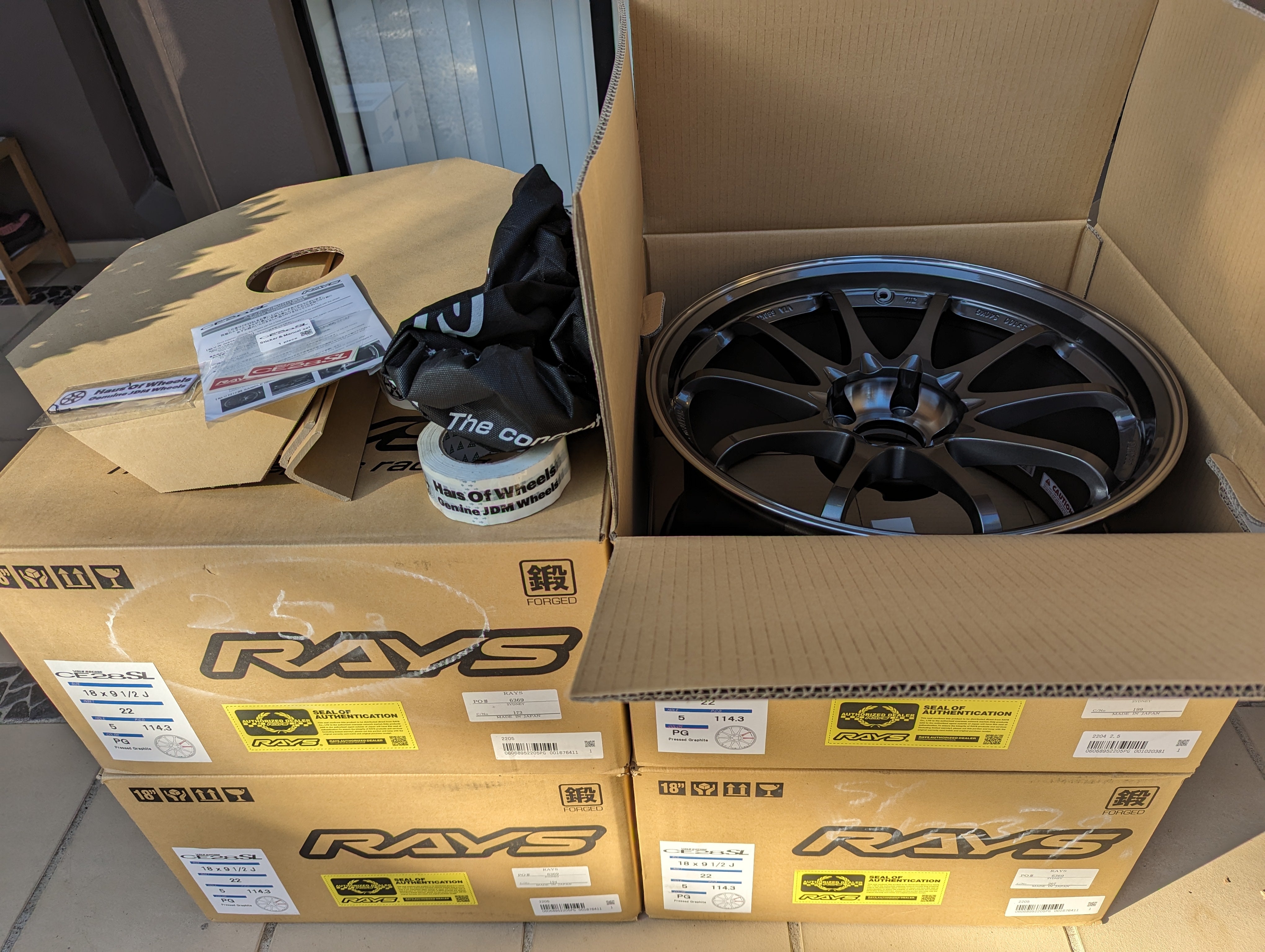 *Brand New* Rays Engineering Volk Racing CE28SL (Pressed Graphite) - Staggered Set - 5x114.3 - F: 18x9.5 +22  - R: 18x10.5 +15