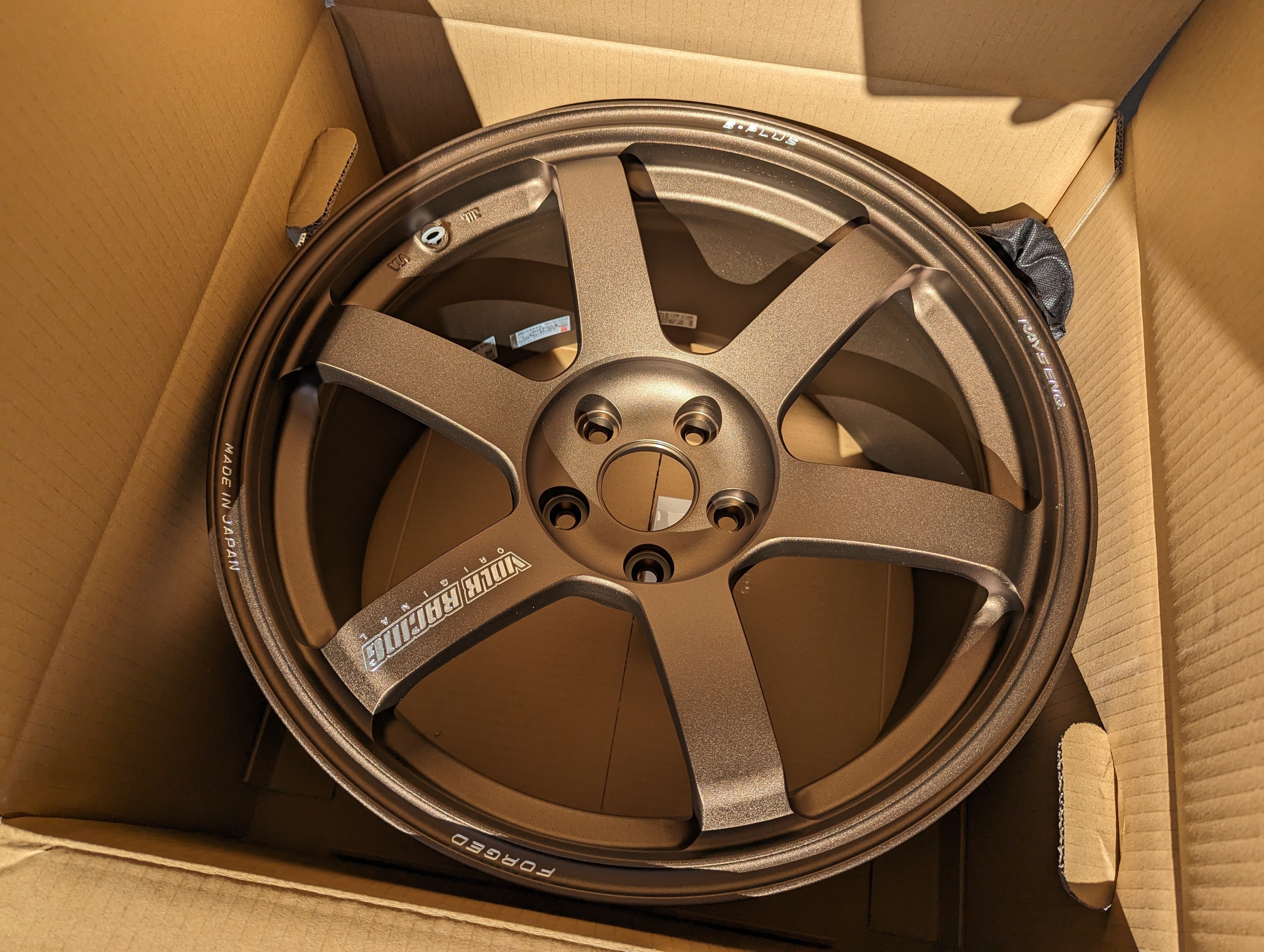 Rays Volks Racing TE37 Saga S-Plus (Bronze) - 5x114.3 - 18x9.5 +22