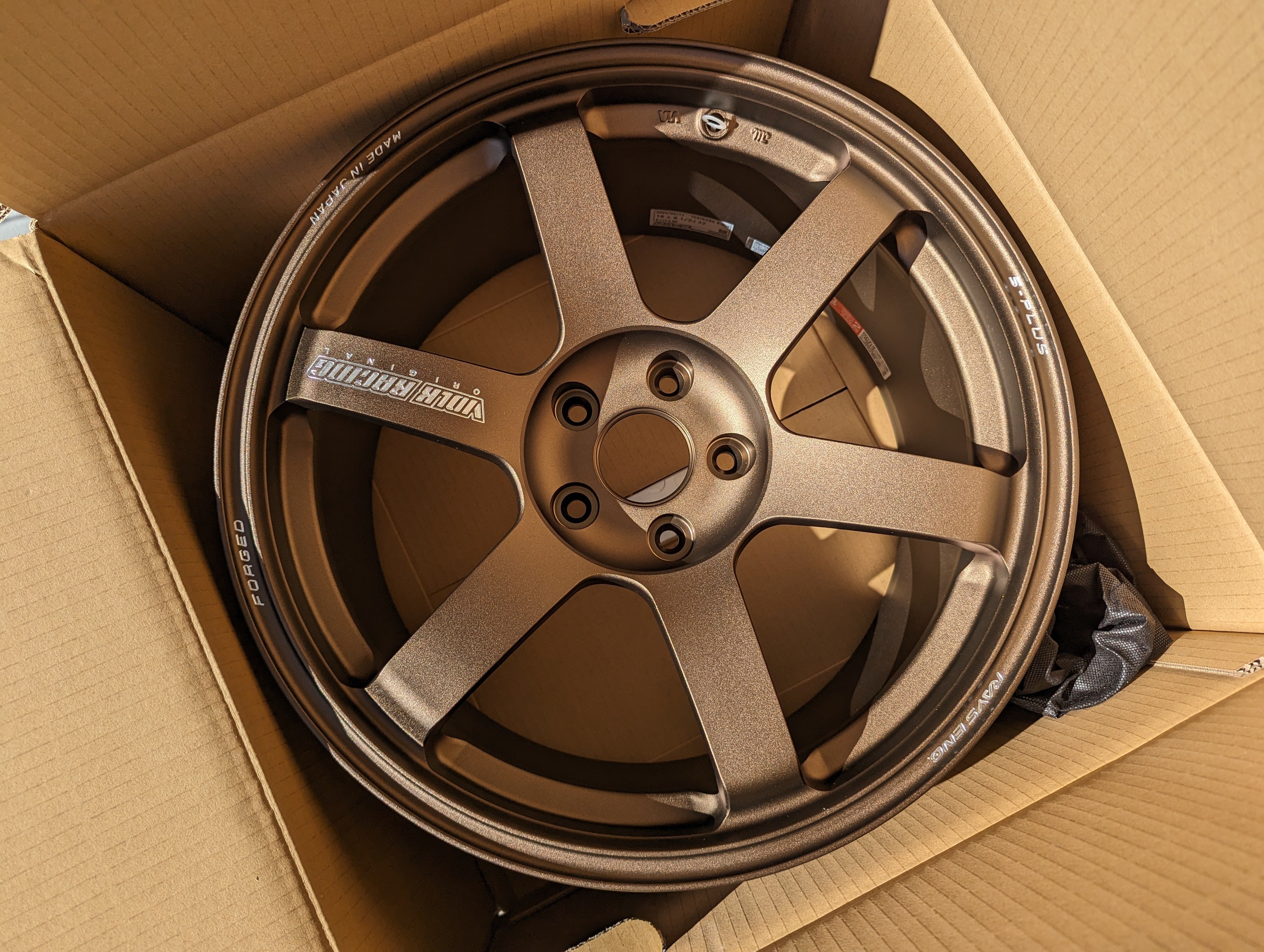 Rays Volks Racing TE37 Saga S-Plus (Bronze) - 5x114.3 - 18x9.5 +22