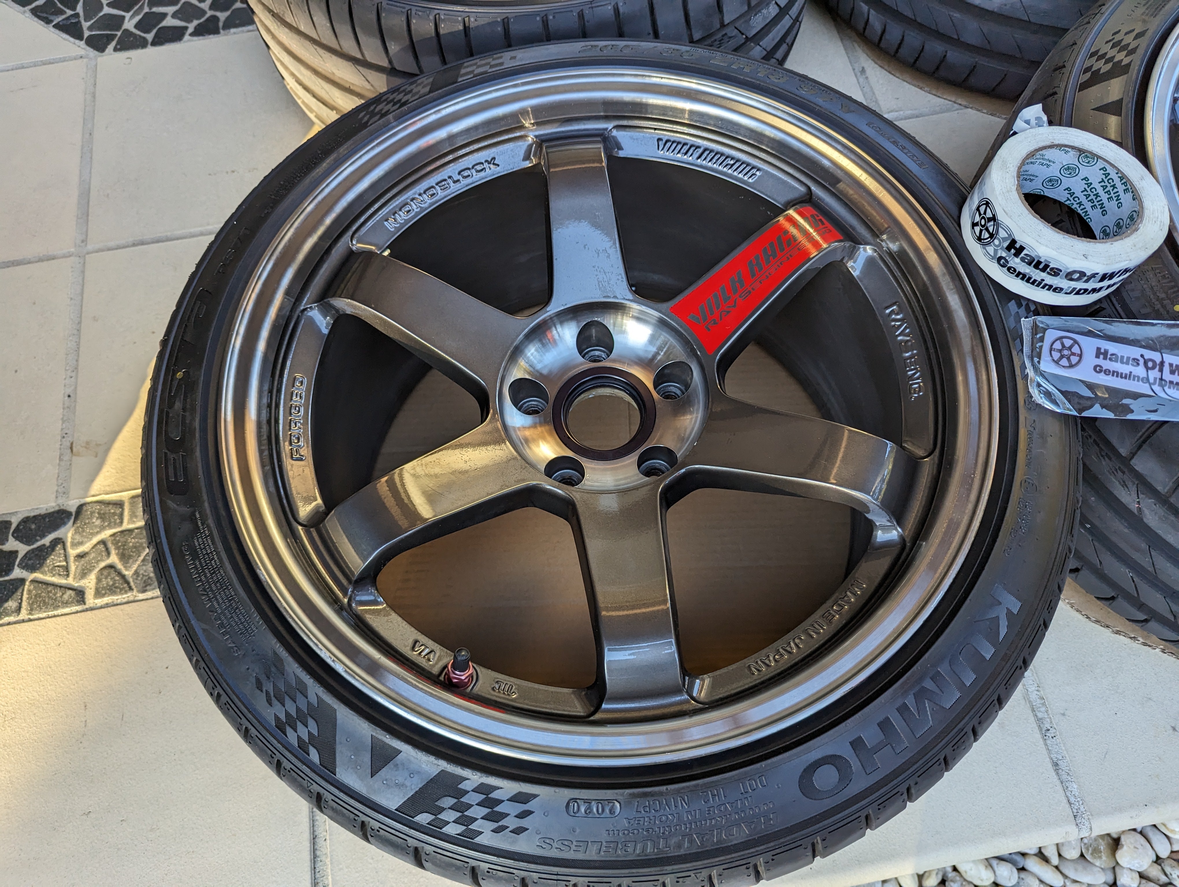 *Discontinued* + *Near New* (Double Pressed Graphite) Rays Engineering Volks Racing TE37SL with Tyres - 5x114.3 - 18x10.5 +15