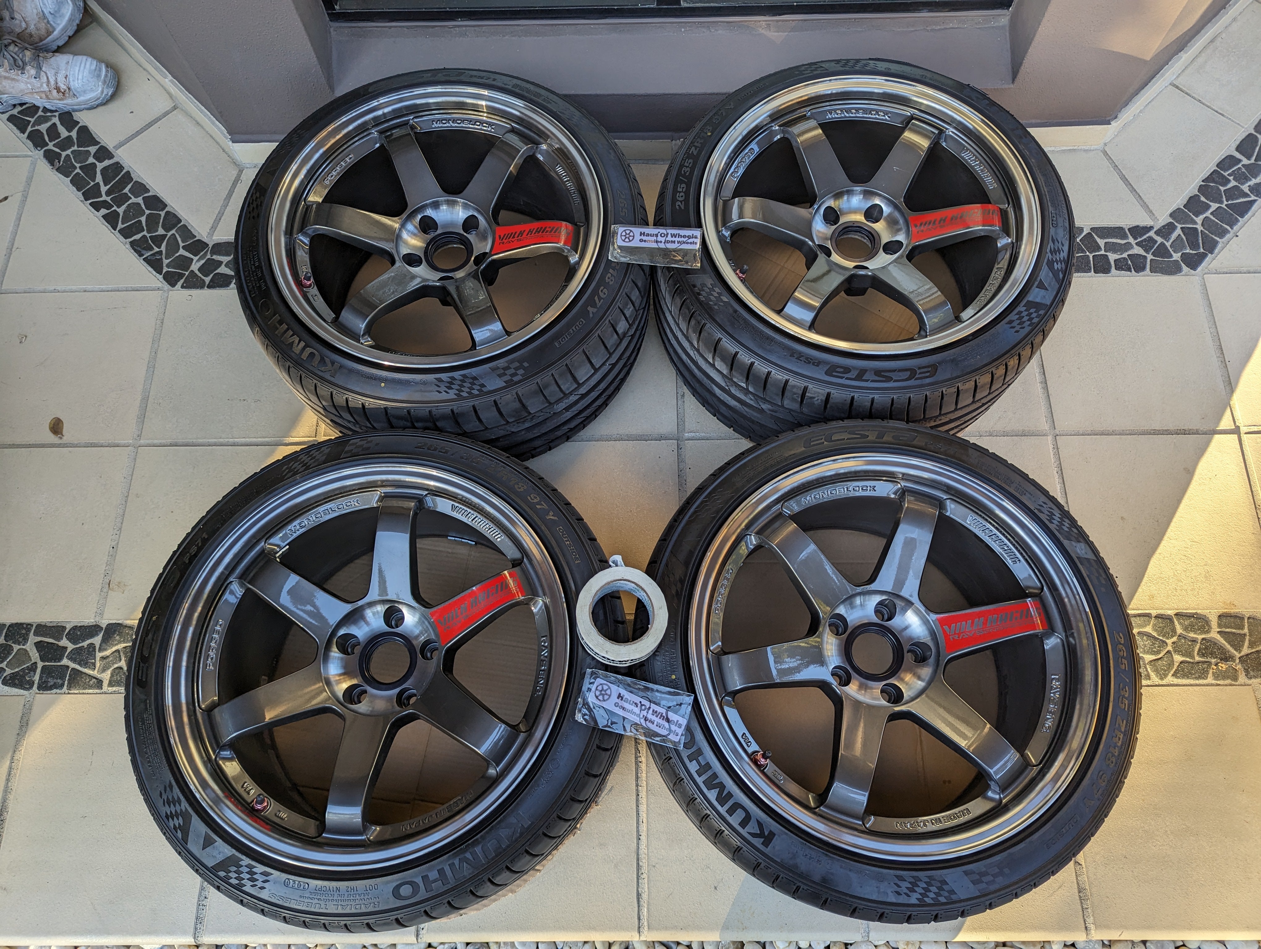 *Discontinued* + *Near New* (Double Pressed Graphite) Rays Engineering Volks Racing TE37SL with Tyres - 5x114.3 - 18x10.5 +15