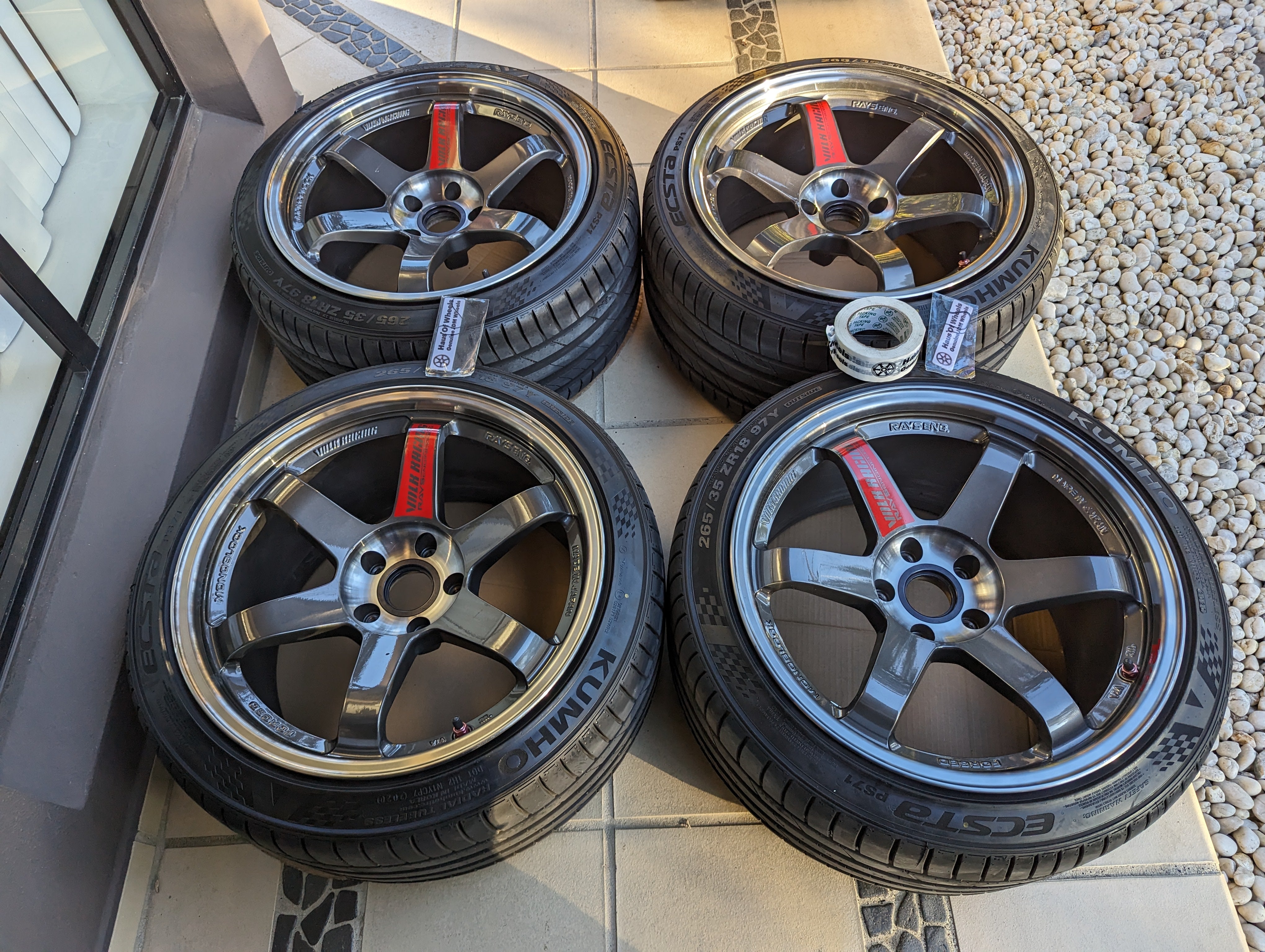 *Discontinued* + *Near New* (Double Pressed Graphite) Rays Engineering Volks Racing TE37SL with Tyres - 5x114.3 - 18x10.5 +15