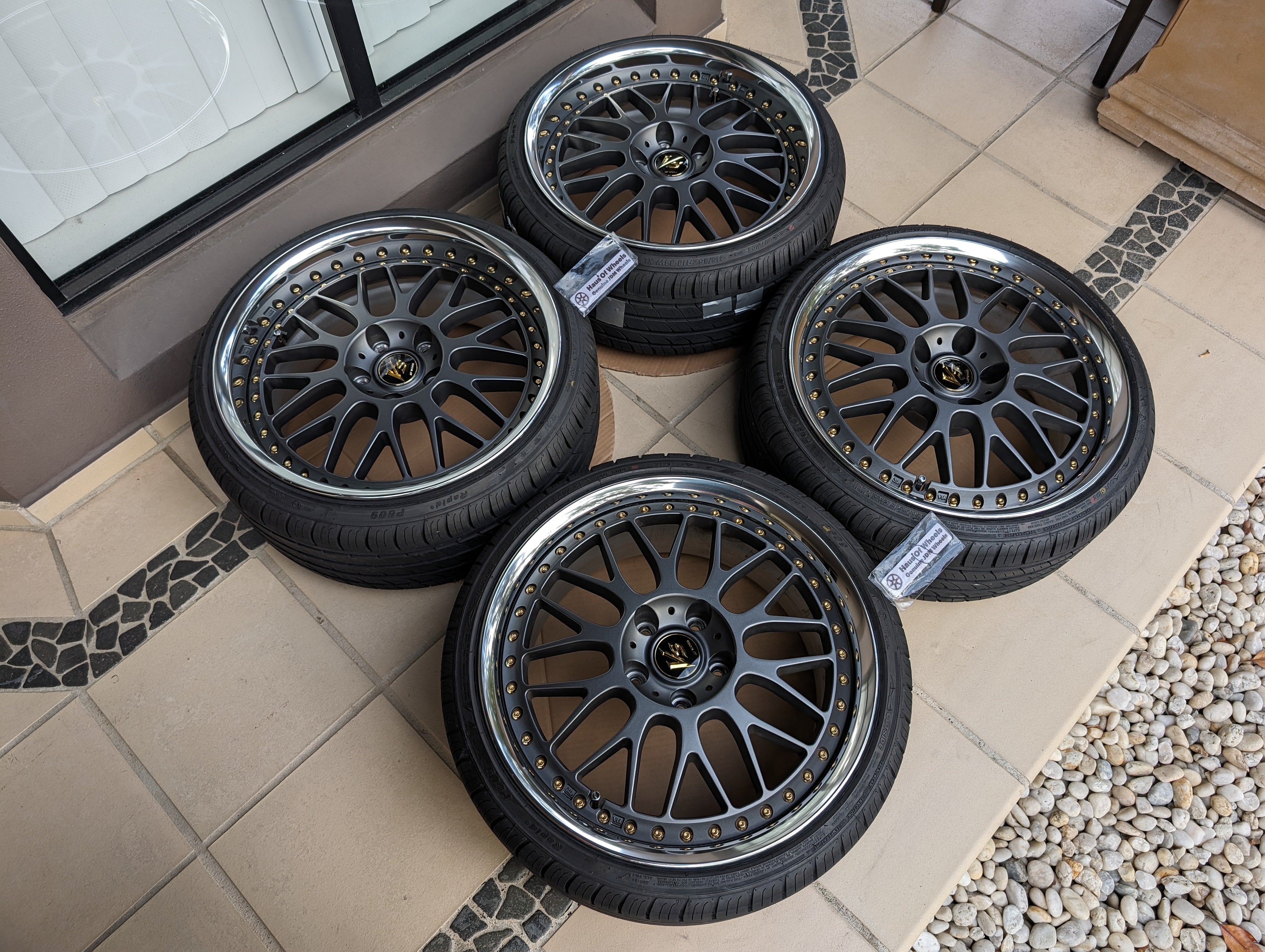 *Rare* Work VS-XX with Genuine Work VS Center Caps and Tyres - 5x114.3 - F: 18x8 +34 (R-Disk) - R: 18x9 +33 (O-Disk)