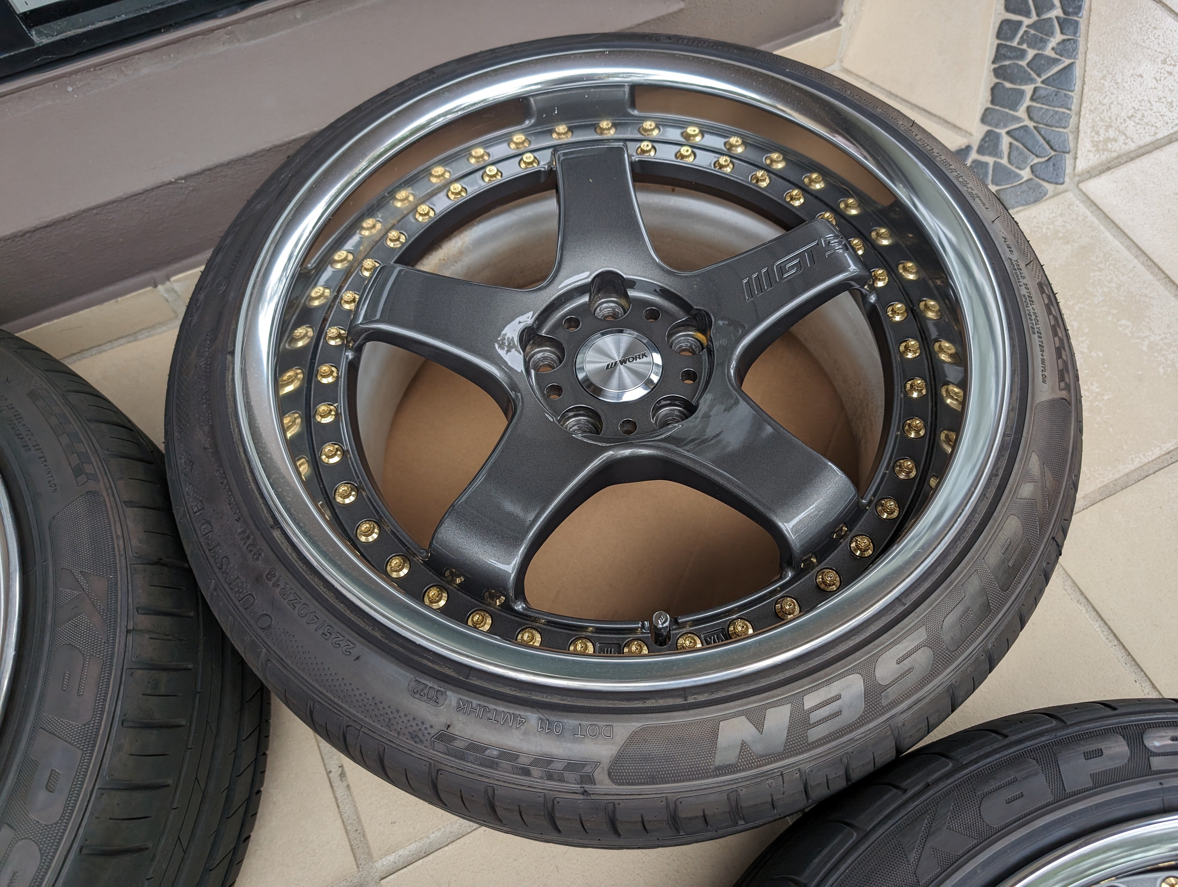 *Near New* Work Emotion GT5 3P With Genuine Work Centre Caps with Tyres - PCD 5x114.3 - F: 18x9.5 +18 (A-Disk) - R: 18x9.5 +25 (O-Disk)