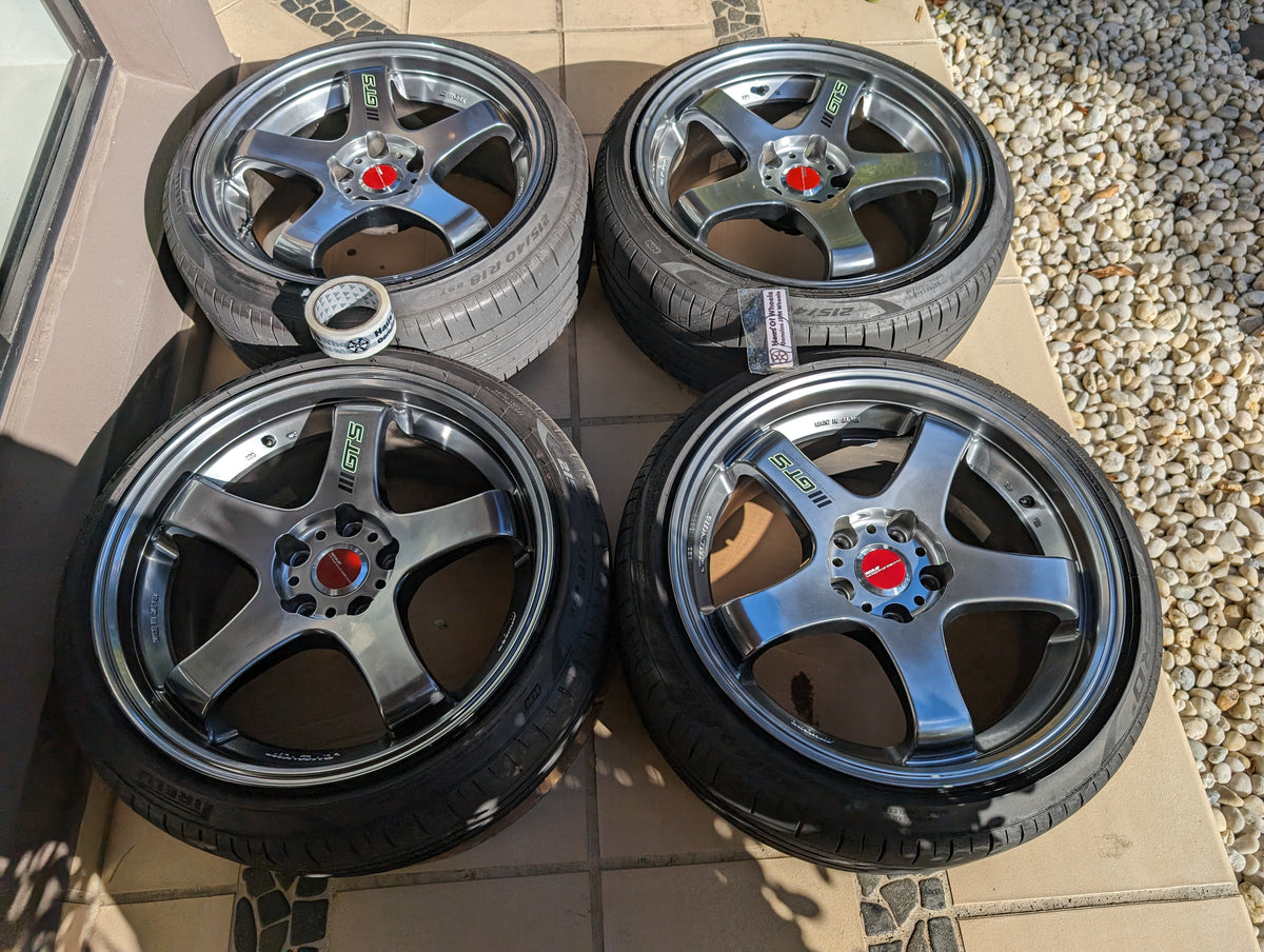 *Near New* Work Emotion GT5 (Glim Silver) with Genuine Work GT5 Center Caps - 5x114.3 - 18x9 +38