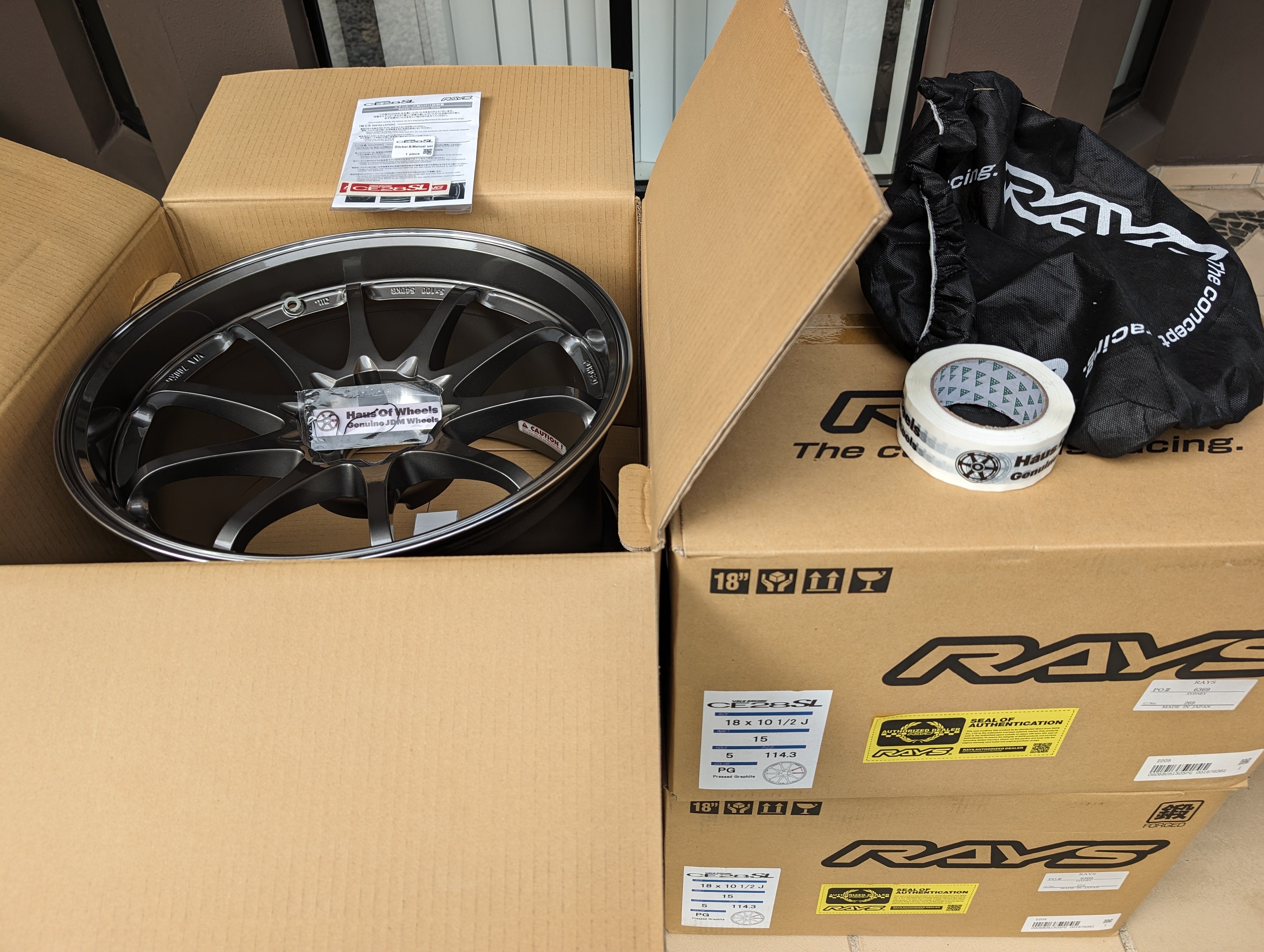 *Brand New* Rays Engineering Volk Racing CE28SL (Pressed Graphite) - 5x114.3 - 18x10.5 +15