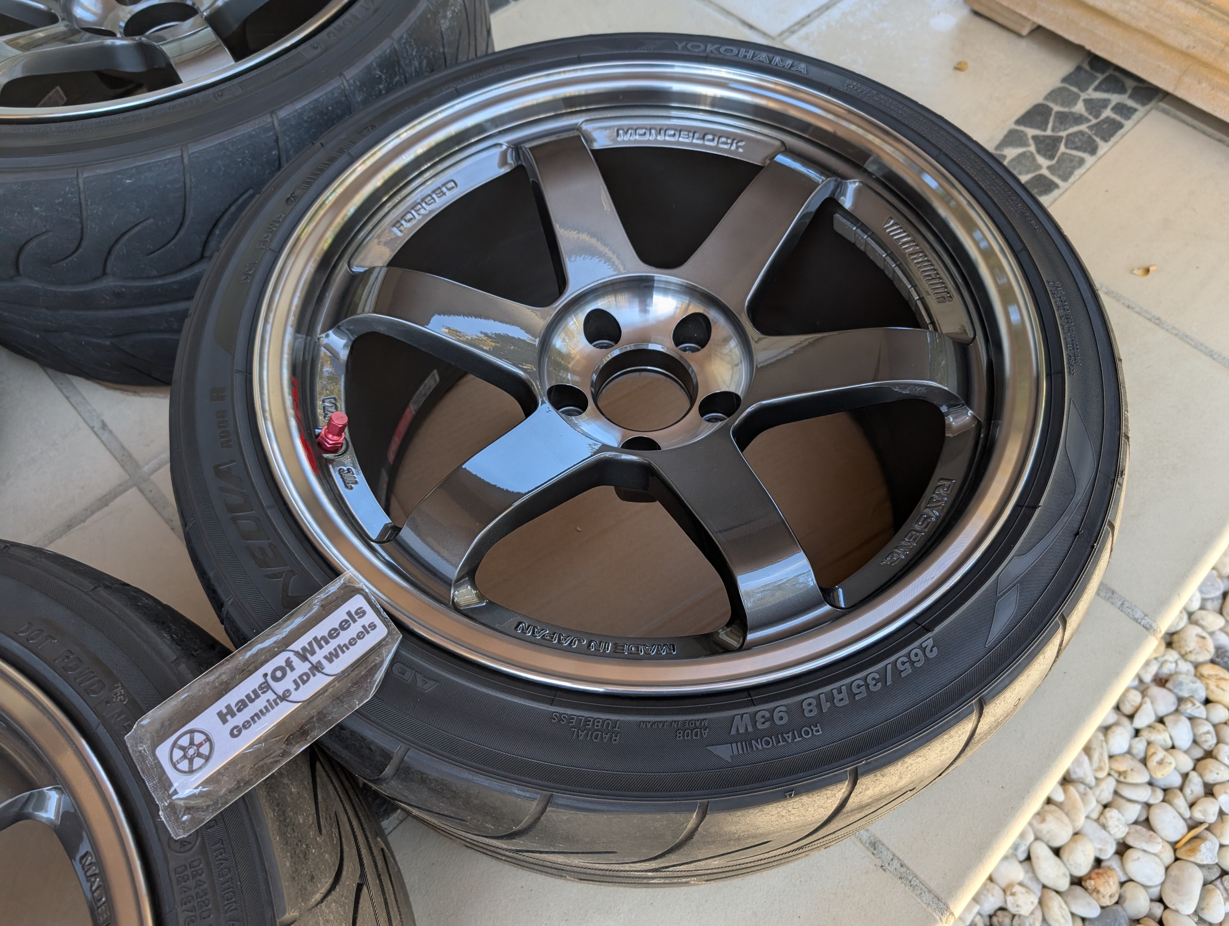 *Discontinued* + *Near New* (Double Pressed Graphite) Rays Engineering Volks Racing TE37SL - 5x114.3 - 18x10.5 +15 (265/35/18)