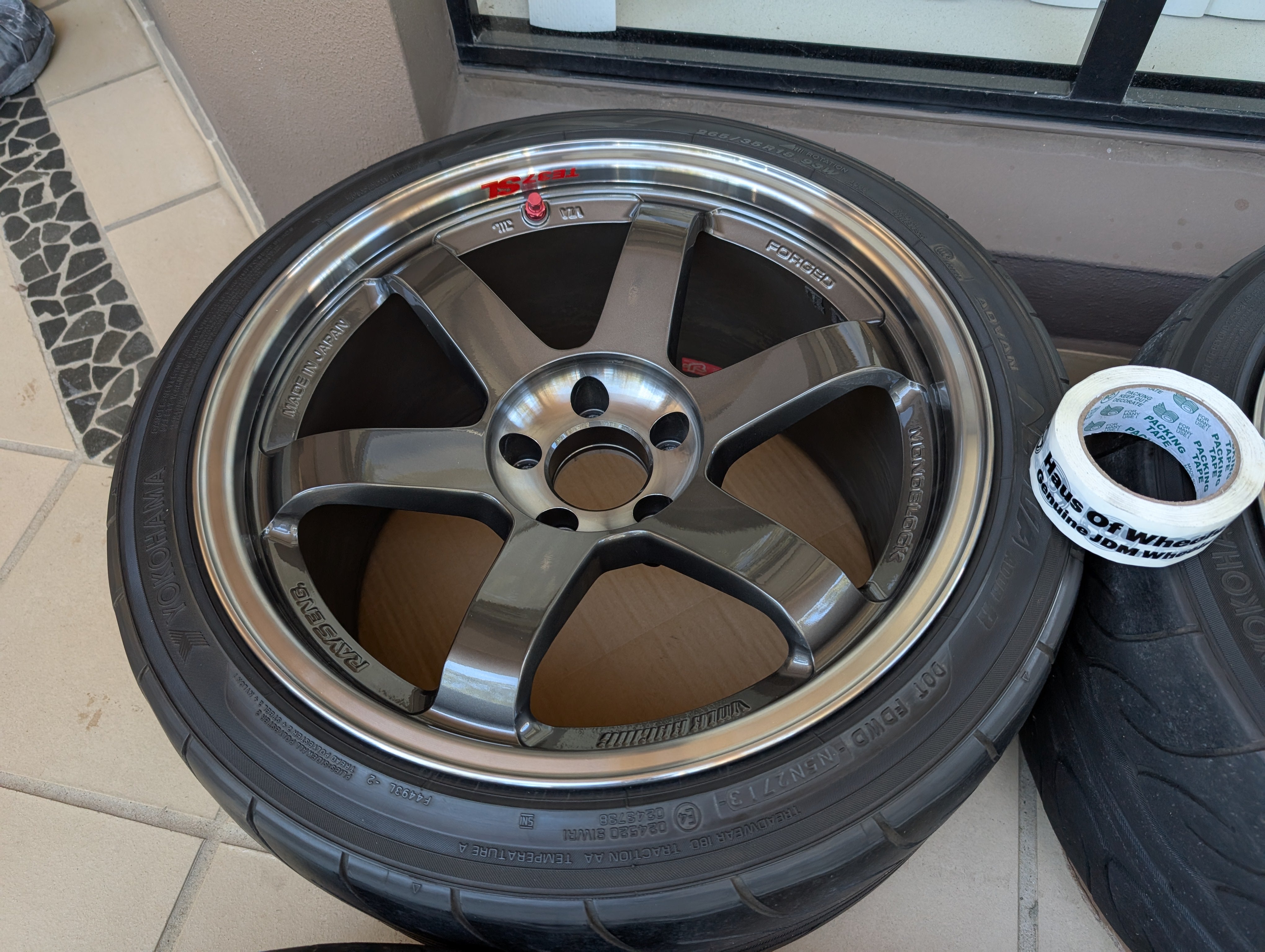 *Discontinued* + *Near New* (Double Pressed Graphite) Rays Engineering Volks Racing TE37SL - 5x114.3 - 18x10.5 +15 (265/35/18)