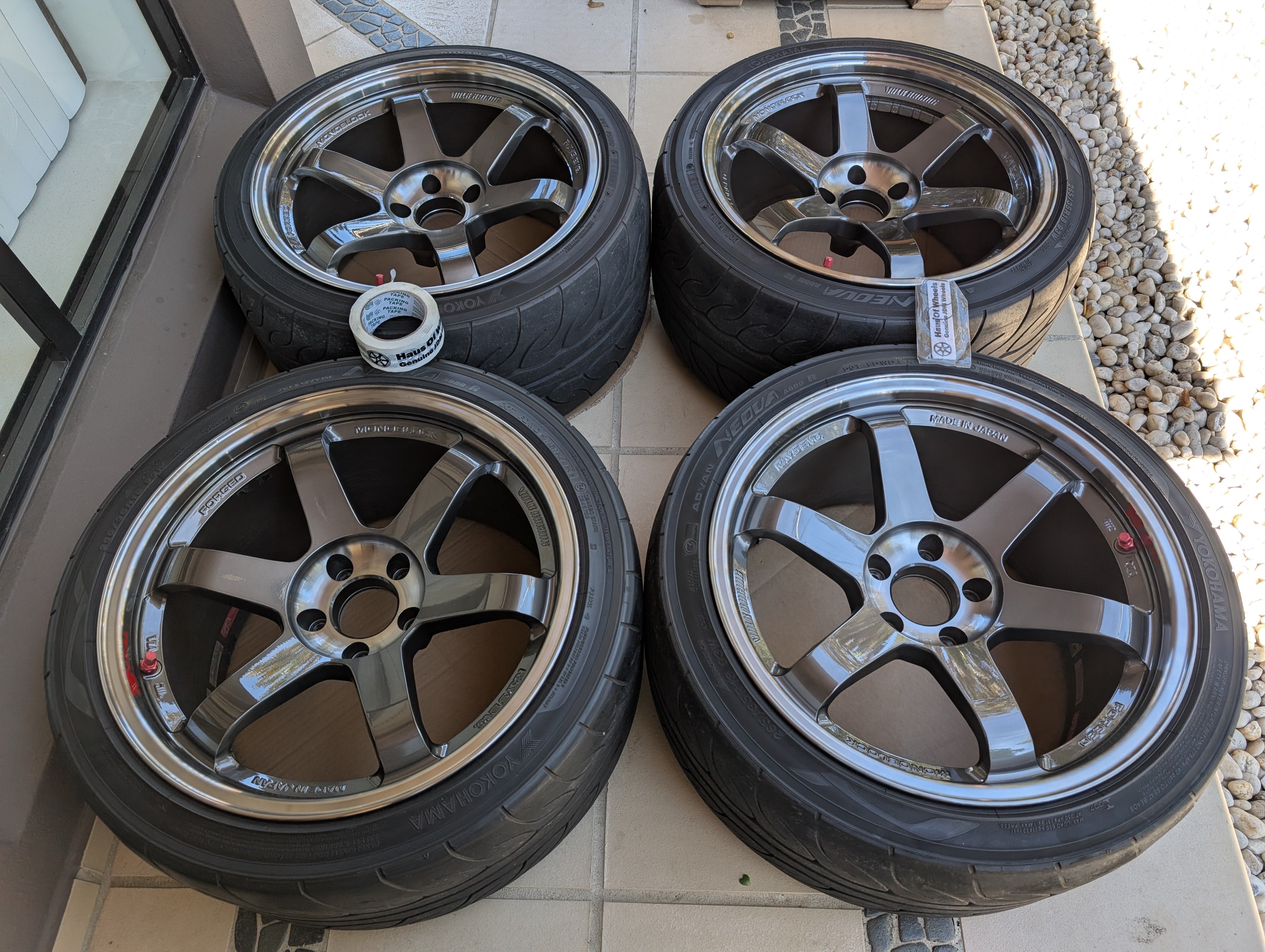 *Discontinued* + *Near New* (Double Pressed Graphite) Rays Engineering Volks Racing TE37SL - 5x114.3 - 18x10.5 +15 (265/35/18)