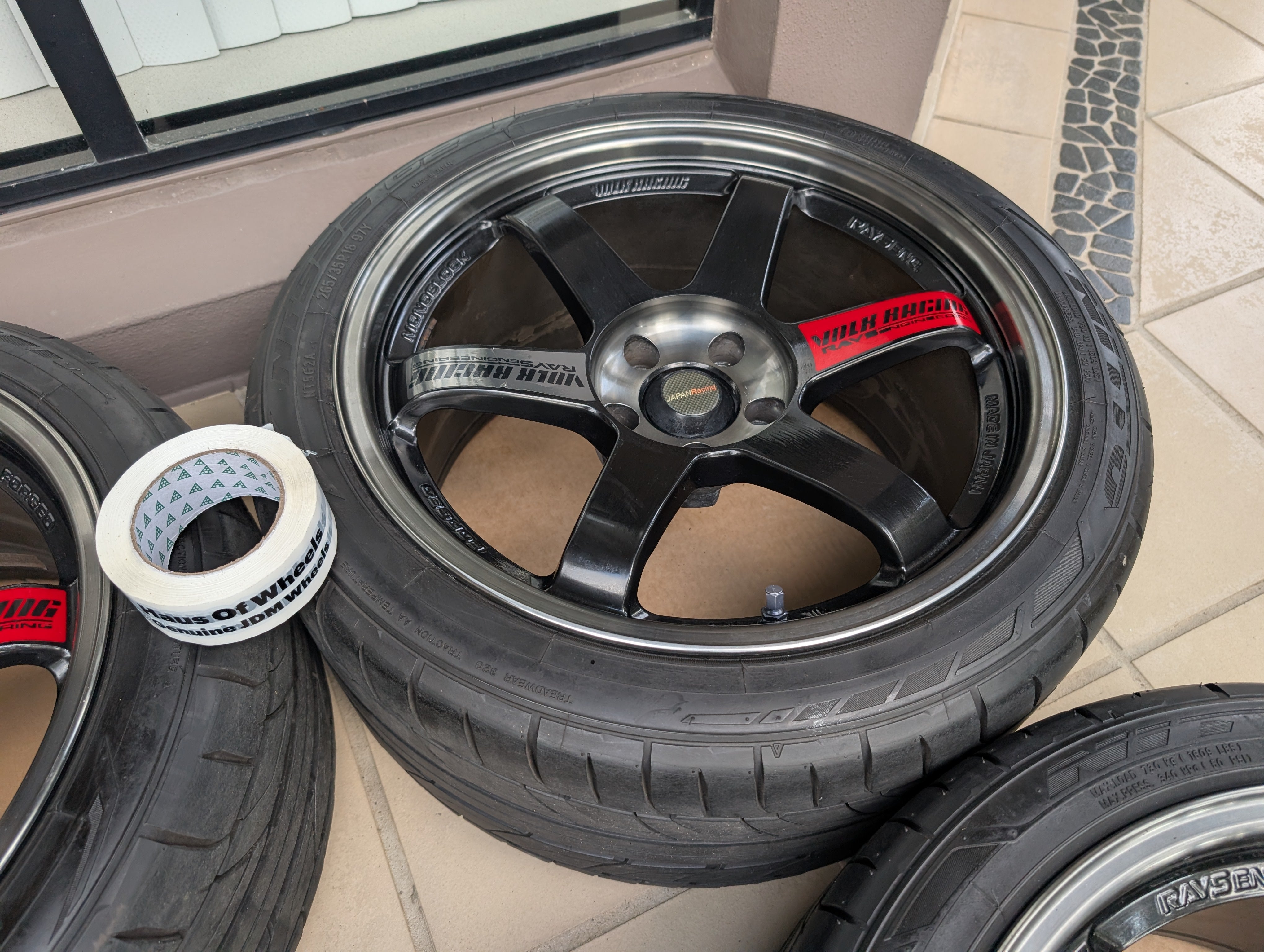 *Near New* + *Discontinued* Rays Volks Racing TE37SL (Pressed Black) - 5x114.3 - 18x10 +20 (265/35/18)