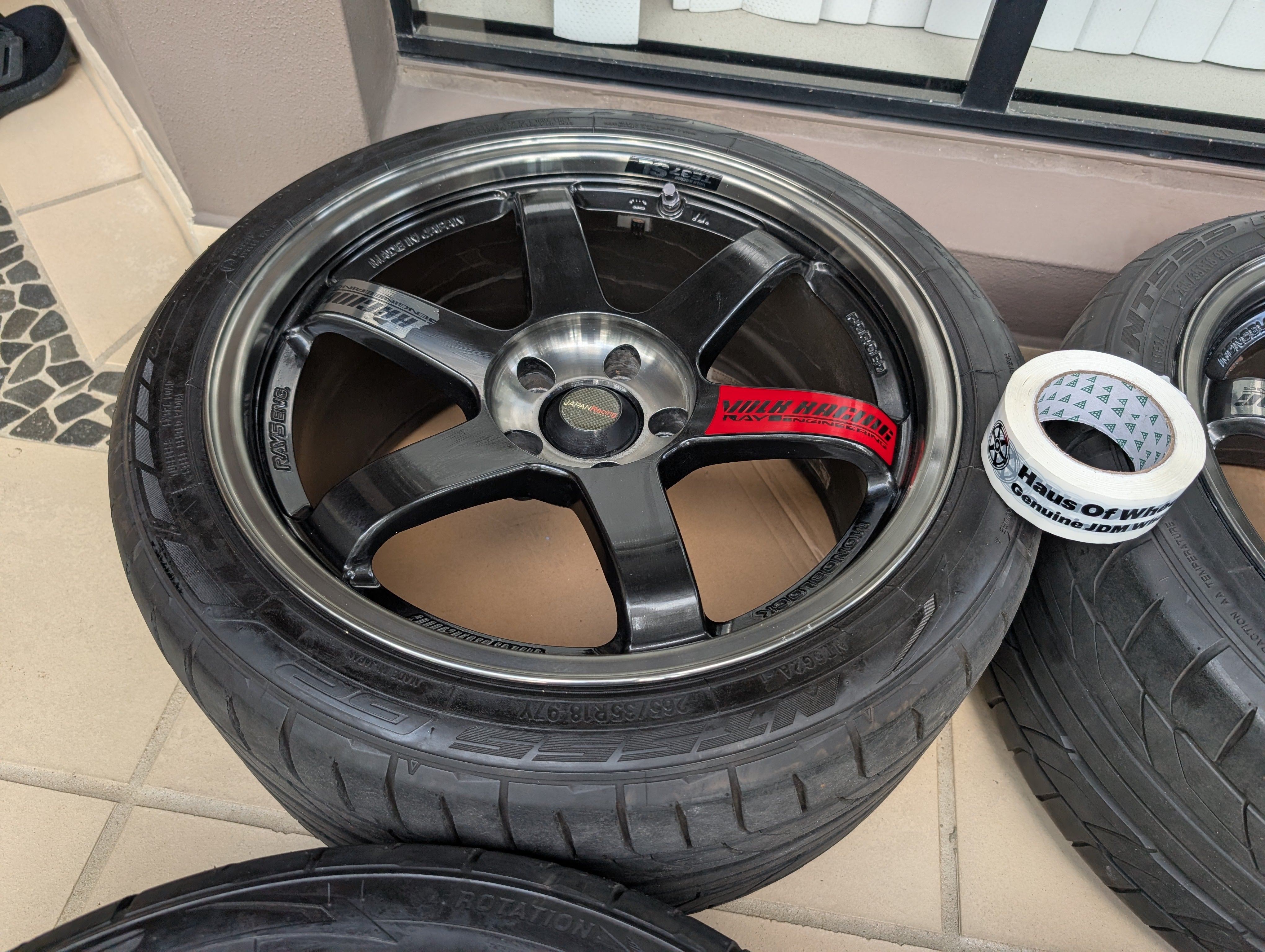 *Near New* + *Discontinued* Rays Volks Racing TE37SL (Pressed Black) - 5x114.3 - 18x10 +20 (265/35/18)