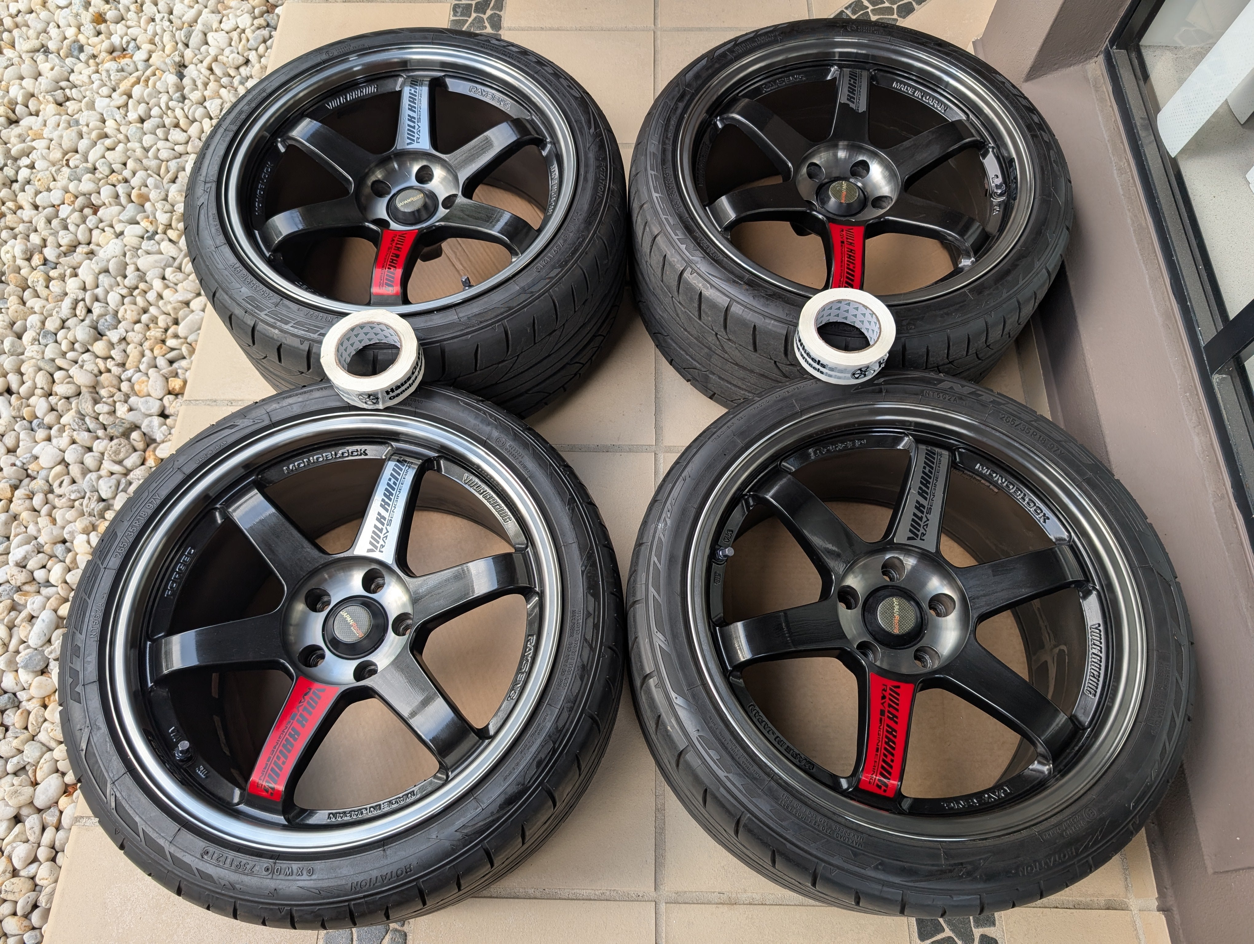 *Near New* + *Discontinued* Rays Volks Racing TE37SL (Pressed Black) - 5x114.3 - 18x10 +20 (265/35/18)