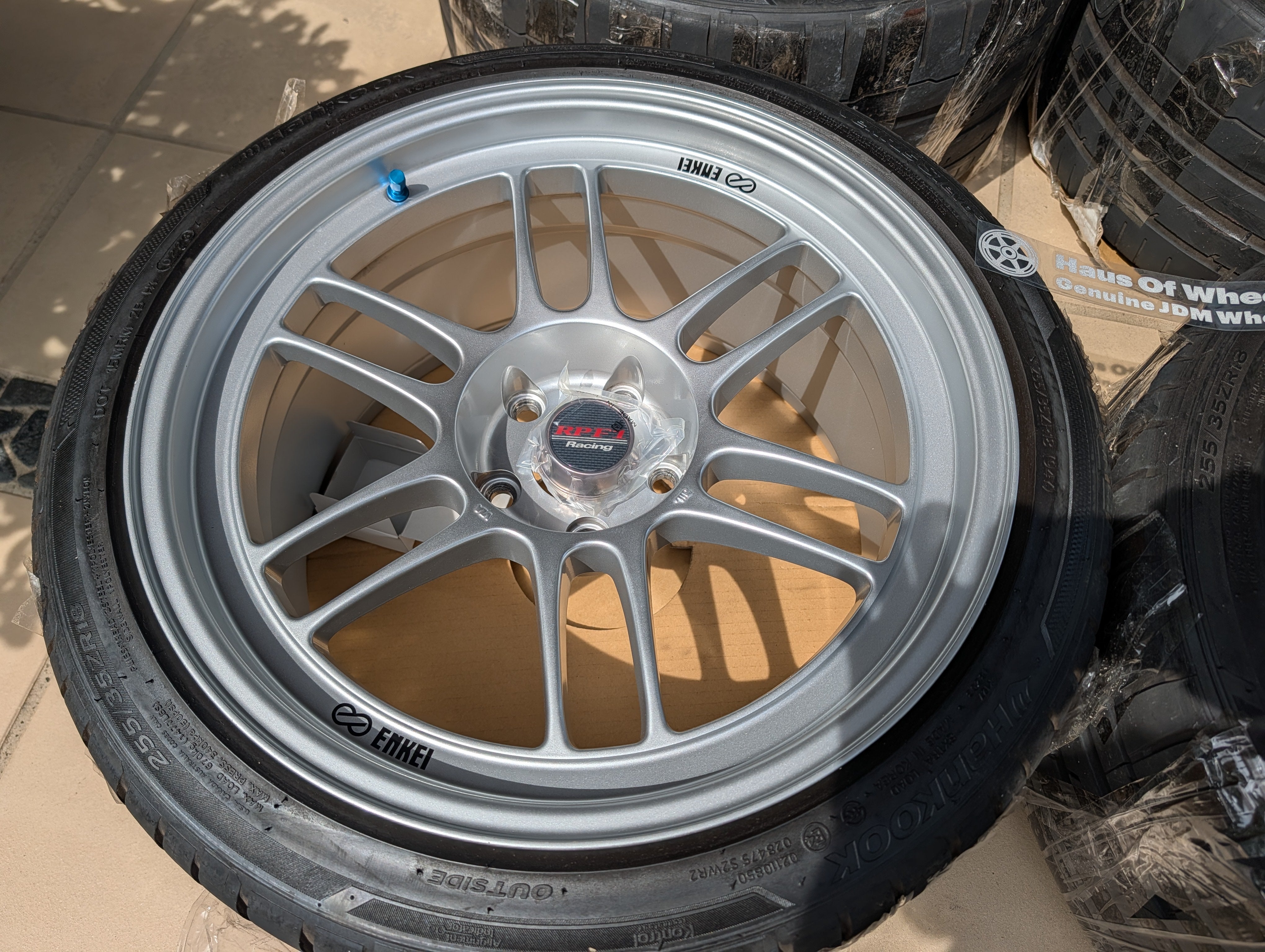 *Lightweight* Enkei RPF1 (Silver) with Genuine Enkei Stickers and Hankook Tyres - 5x114.3 - 18x9.5 +15 (255/35/18)