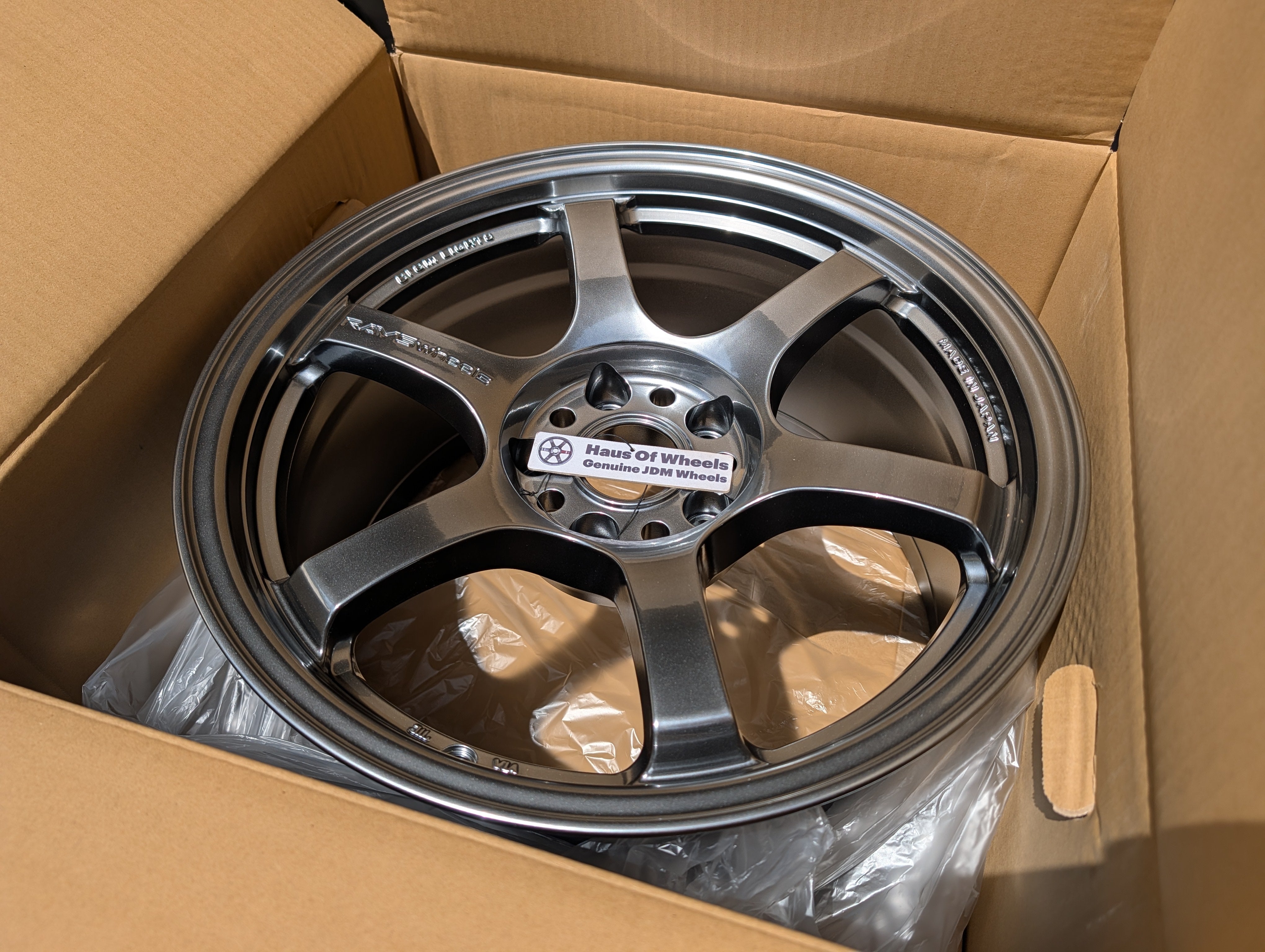 *Limited Edition* + *Brand New* Rays Gram Lights 57 DR (Grace Silver) - PCD 5x114.3 - 17x9 +22