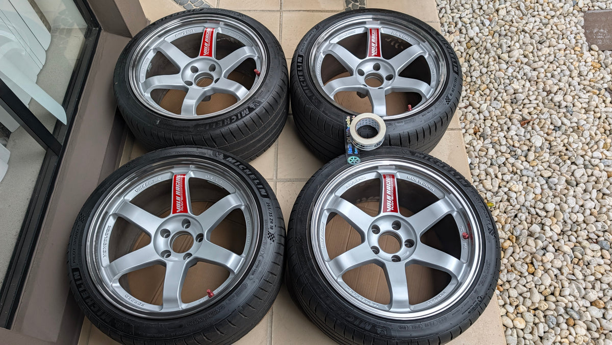 RAYS Volk Racing TE37SL Diamond Silver / Pressed Graphite | 5x114.3 | 18x10.5 +15 | Near New | Michelin PS4 Tyres | Discontinued