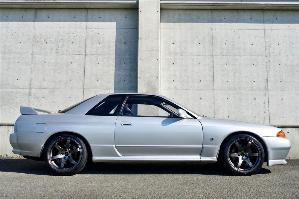 Nissan Skyline R32 GT-R with genuine JDM wheels