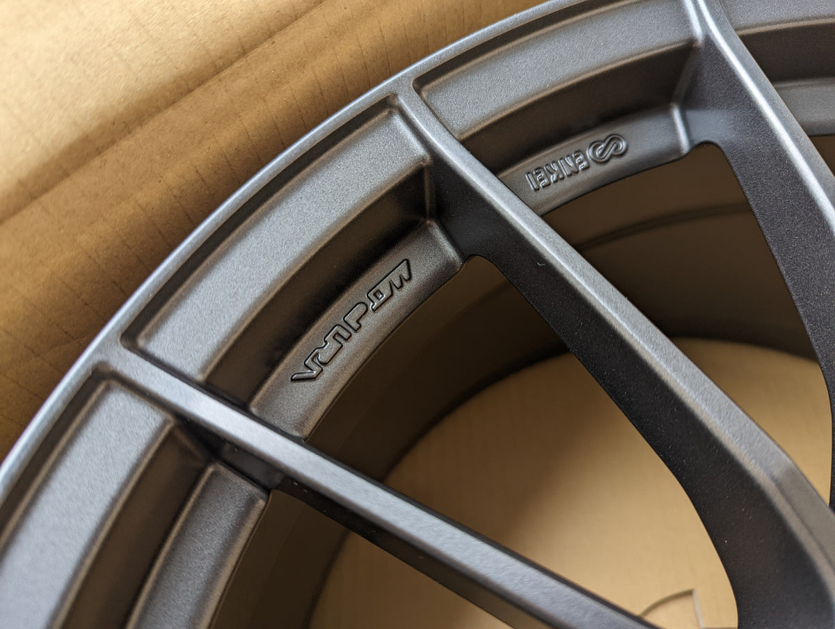 Enkei RS05RR Dark Gunmetal Gray | 18x9 +40 | New