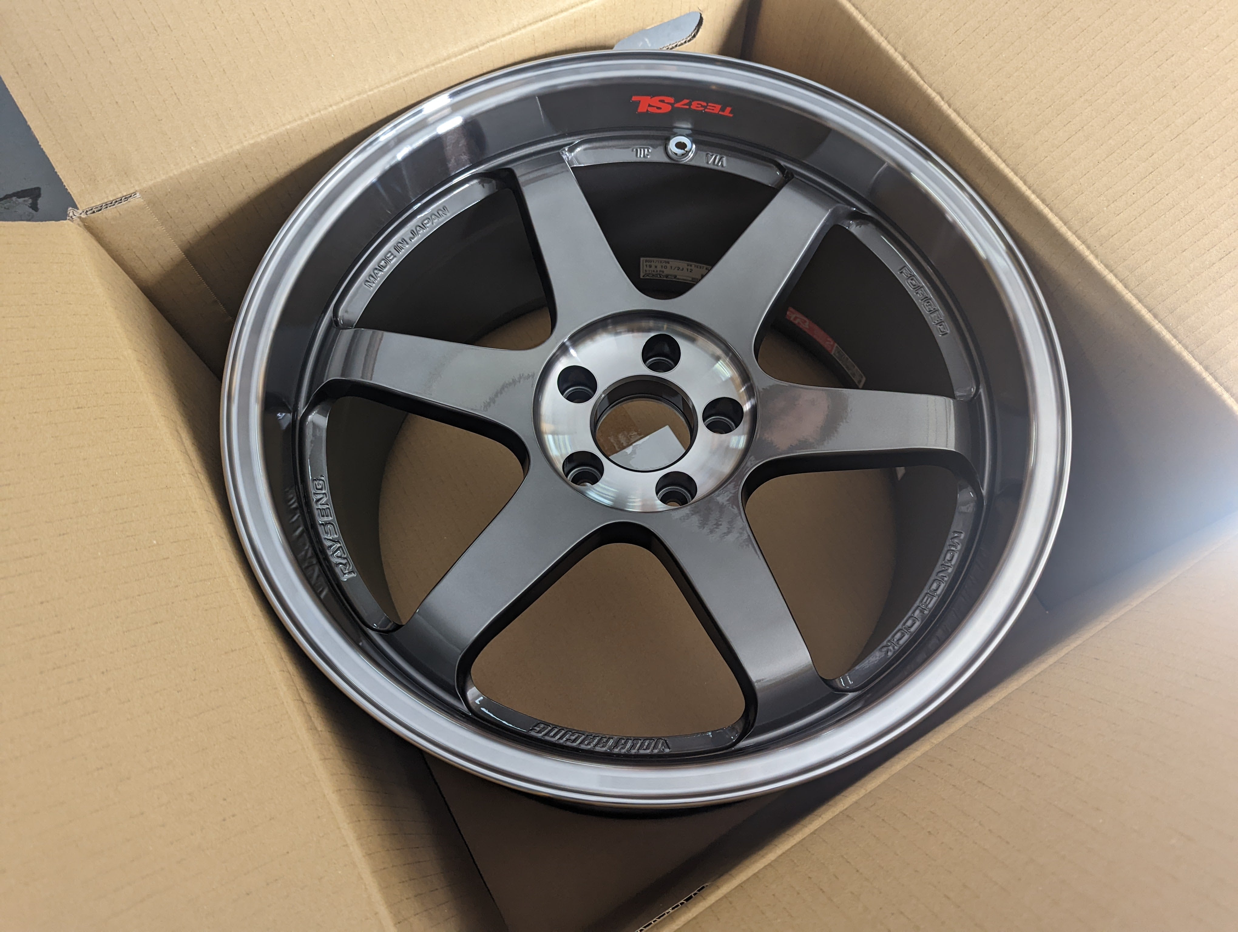 *19 Inch* Double Pressed Graphite Rays Engineering Volks Racing TE37SL with Genuine Volk Racing Stickers - 5x114.3 - 19x10.5 +12