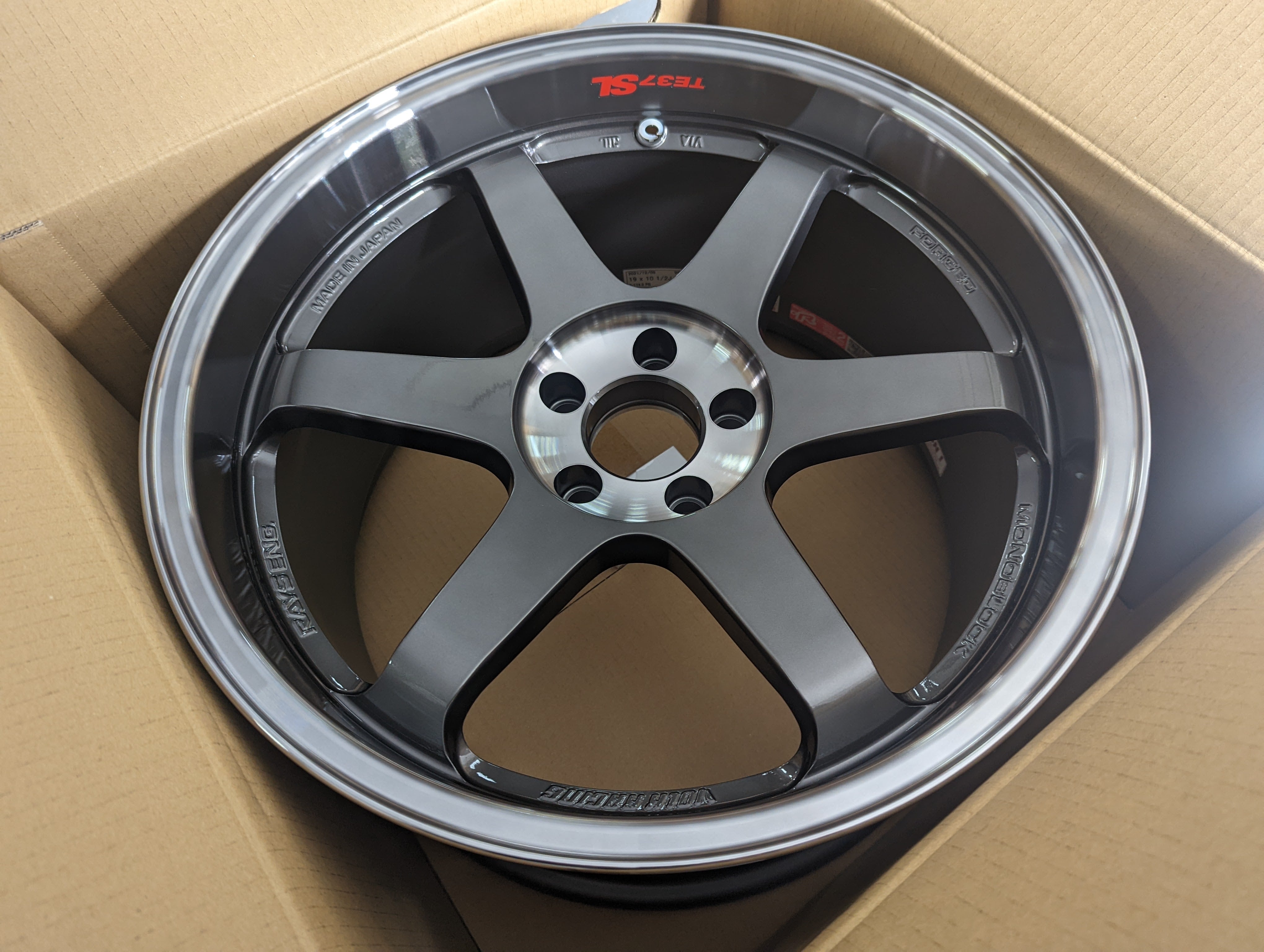 *19 Inch* Double Pressed Graphite Rays Engineering Volks Racing TE37SL with Genuine Volk Racing Stickers - 5x114.3 - 19x10.5 +12