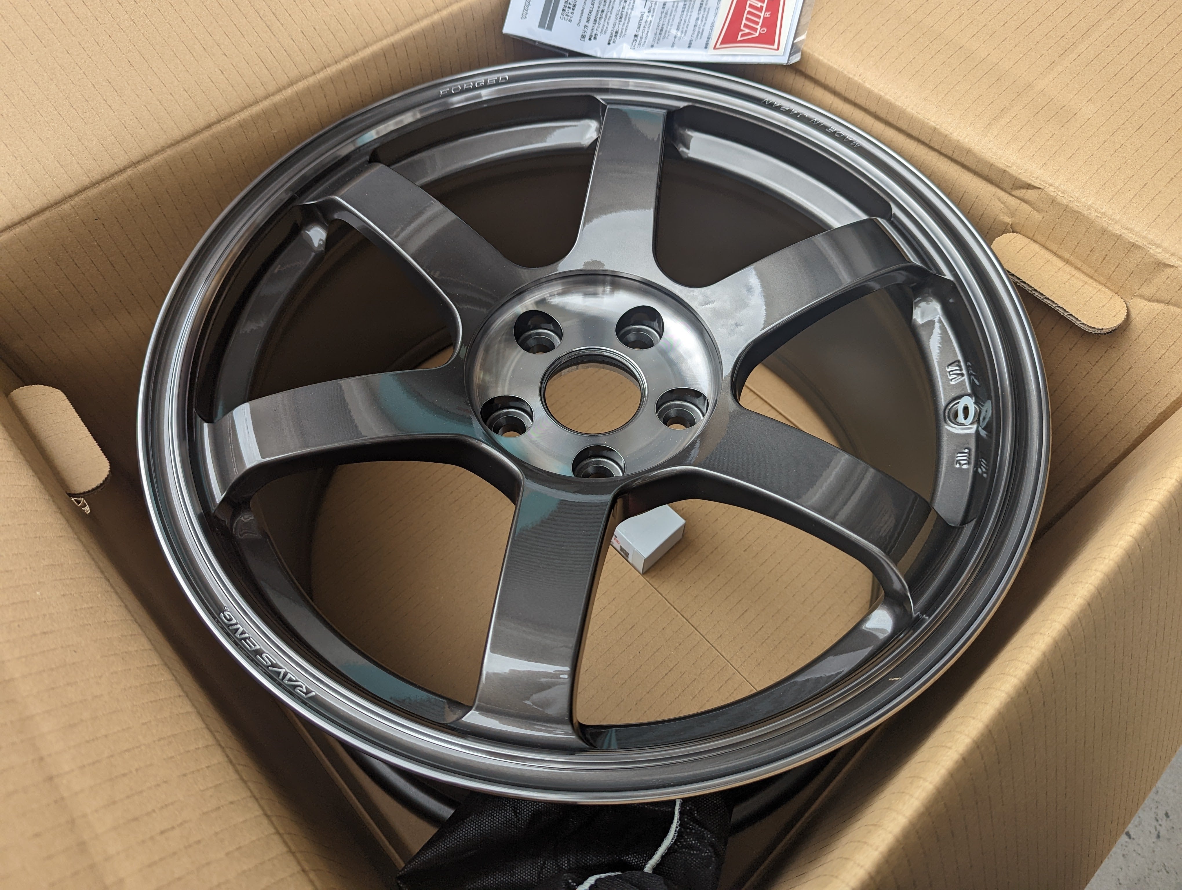 Rays Volk Racing TE37 Saga SL with Genuine Volk Racing Stickers (Pressed Graphite) - 5x114.3 - 18x9.5 +39