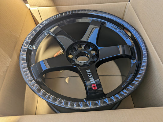 
*Discontinued* Nismo x RAYS LMGT4 Wheels with Genuine RAYS Center Caps - 5x114.3 - 18x10.5 +15