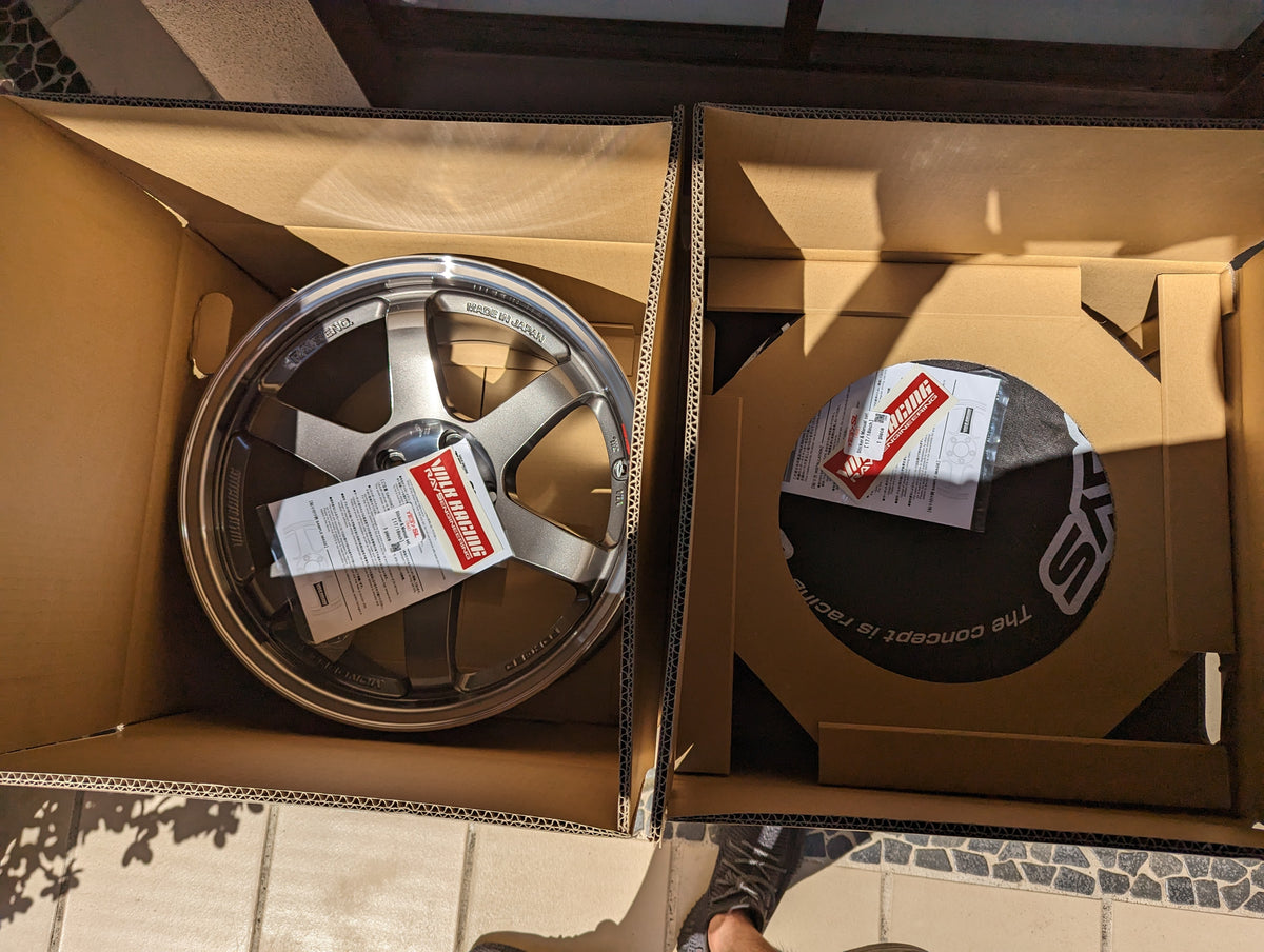 PAIR RAYS Volk Racing TE37SL with Genuine Volk Racing Stickers - 5x114.3 - 17x9 +22