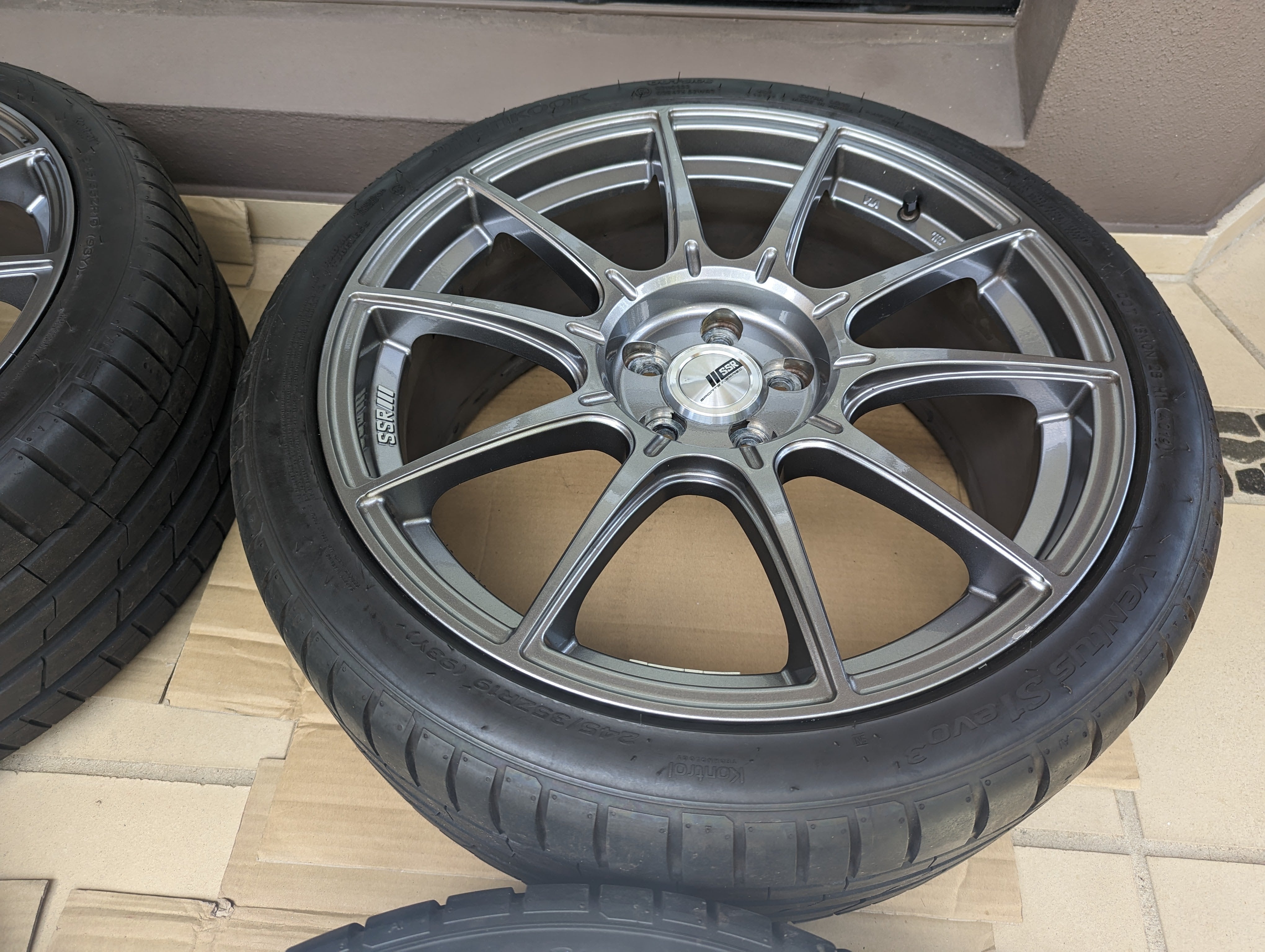 SSR GTX01 (Dark Silver) with Near New Hankook Tyres