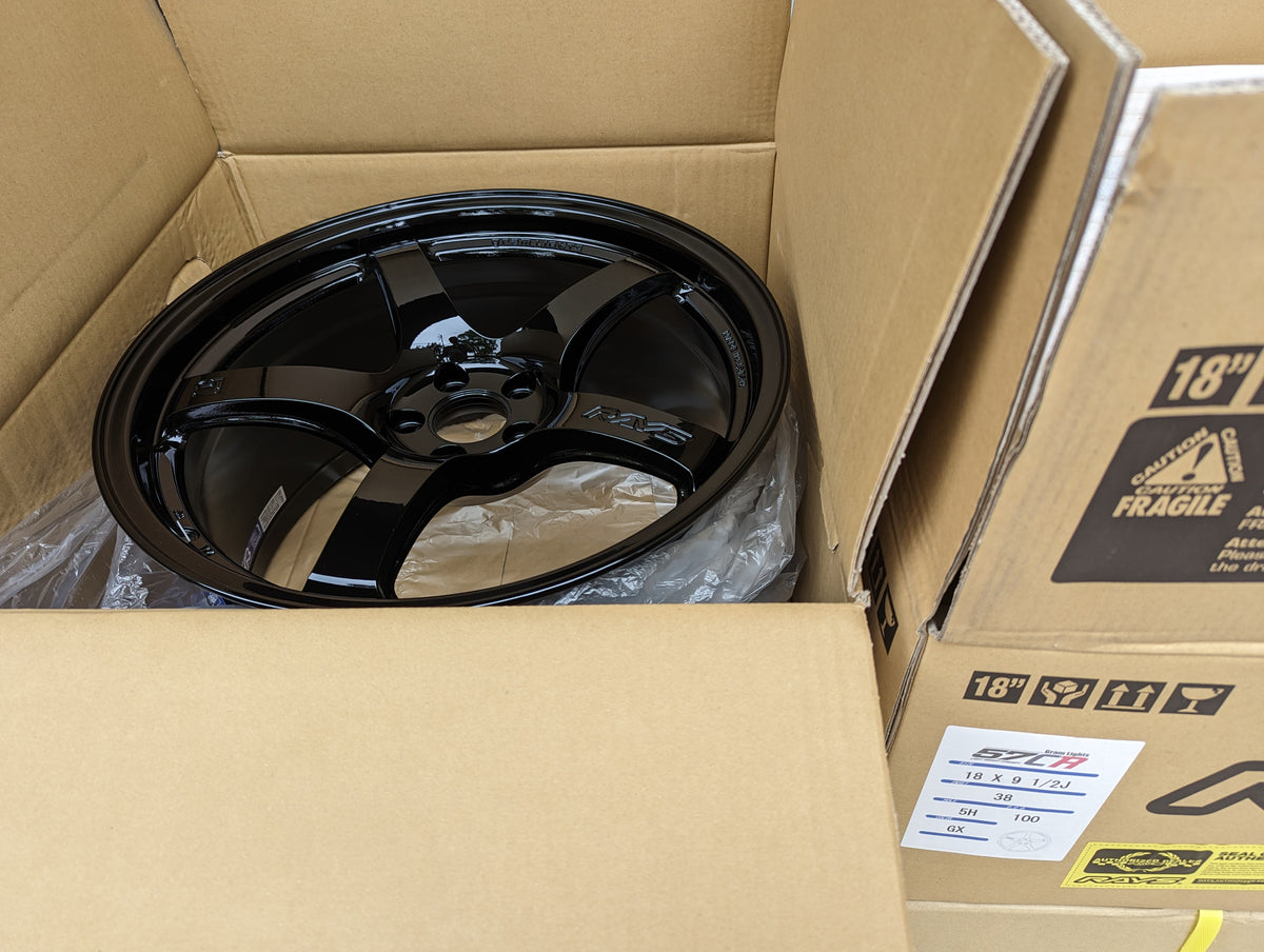 Rays Gram Lights 57 CR Gloss Black | 5x100 | 18x9.5 +38 | New