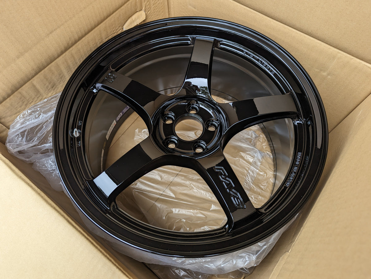 Rays Gram Lights 57 CR Gloss Black | 5x100 | 18x9.5 +38 | New
