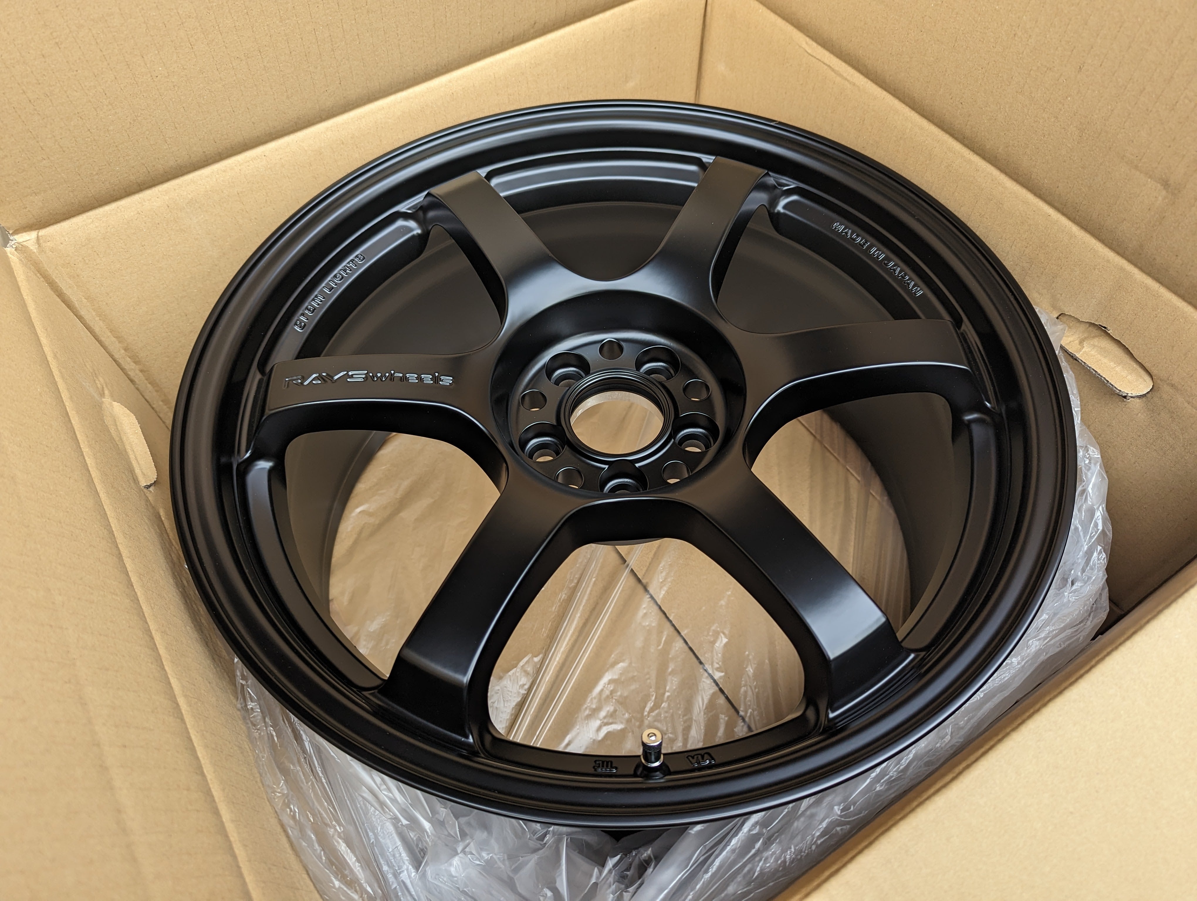 Rays Gram Lights 57 DR (Semi Gloss Black) - 5x100 - 18x8.5 +37