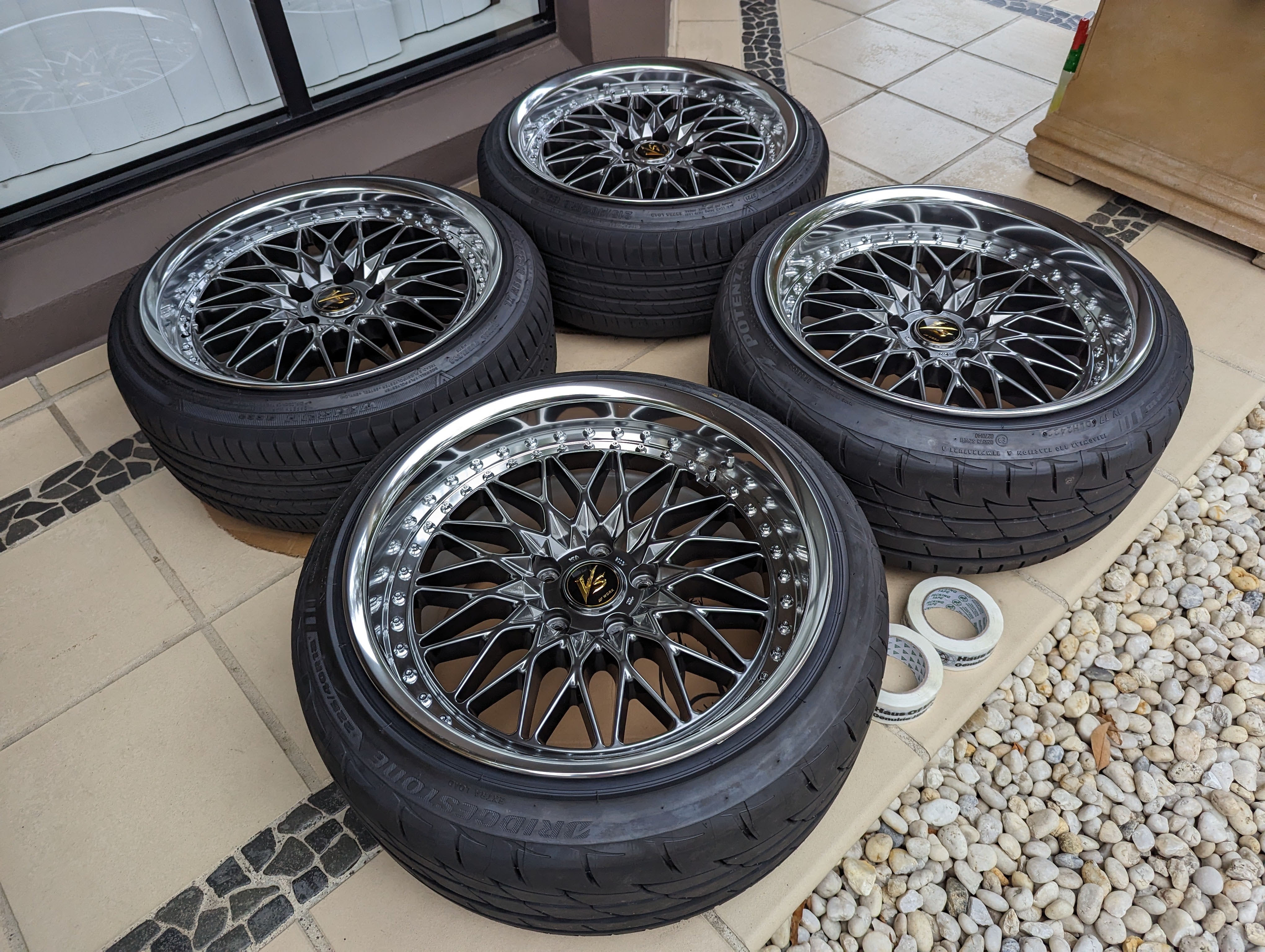 Work VS-XV with Genuine Work VS Center Caps and Tyres