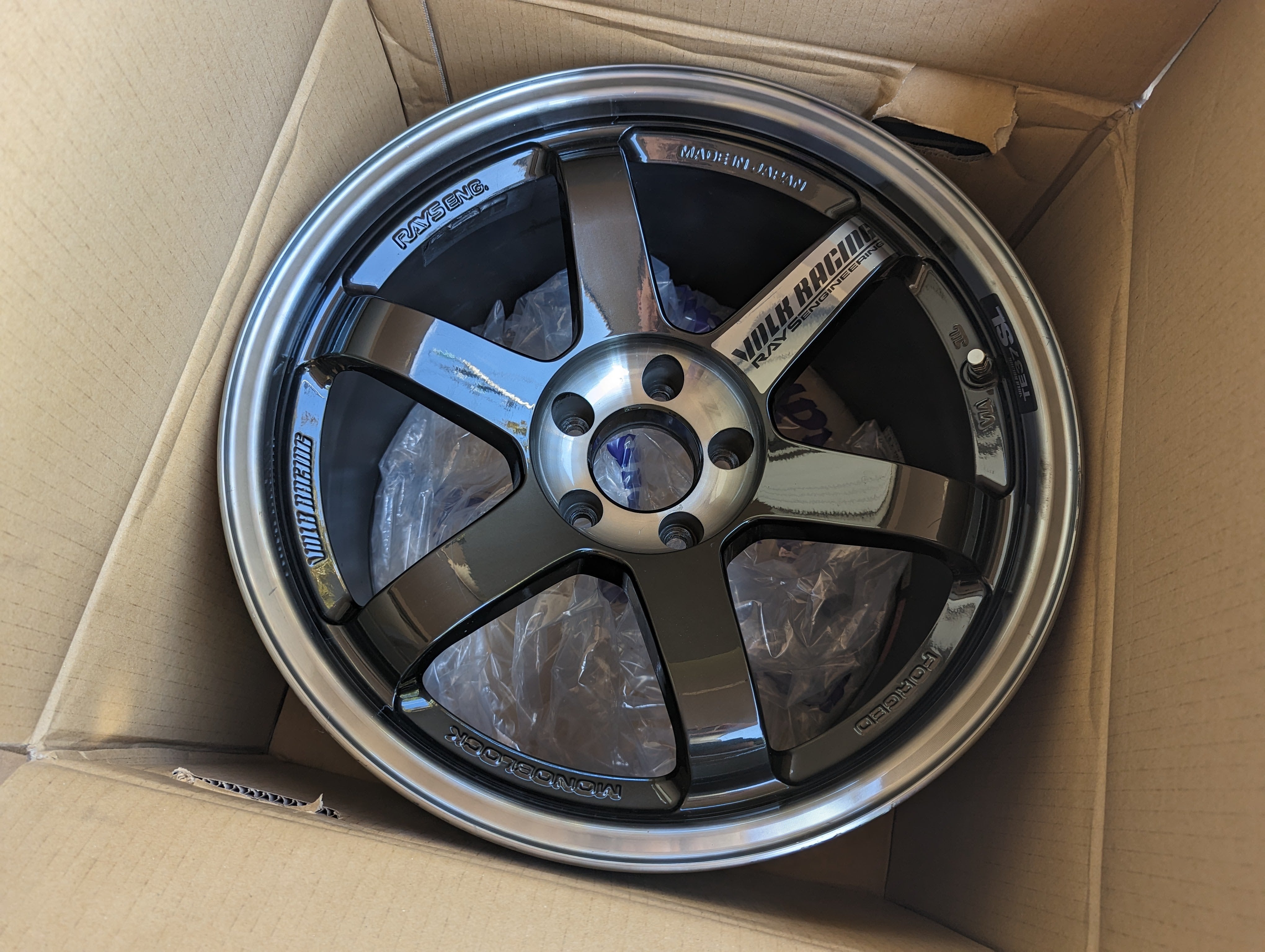 (Double Pressed Black) Rays Engineering Volks Racing TE37SL with Genuine Volk Racing Stickers - 5x114.3 - 18x10.5 +15